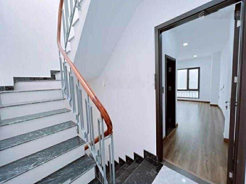 Siêu phẩm 5 tầng đẹp long lanh, ngõ rộng, gần ô tô, phố đặng văn ngữ, đống đa, hà nội