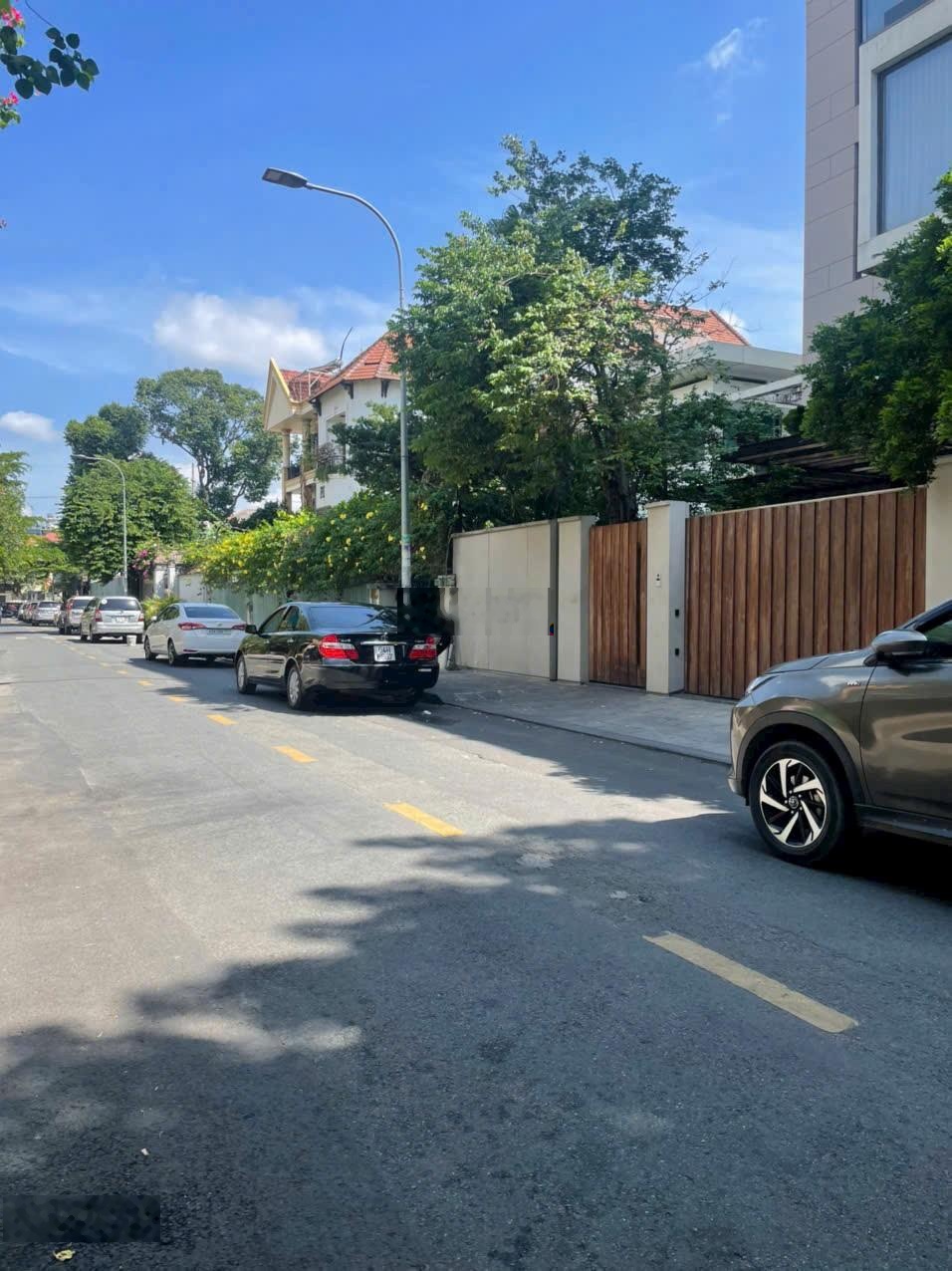 Hot bán siêu biệt thự gần 1000m2 đất - đường Hoàng Việt, Tân Bình