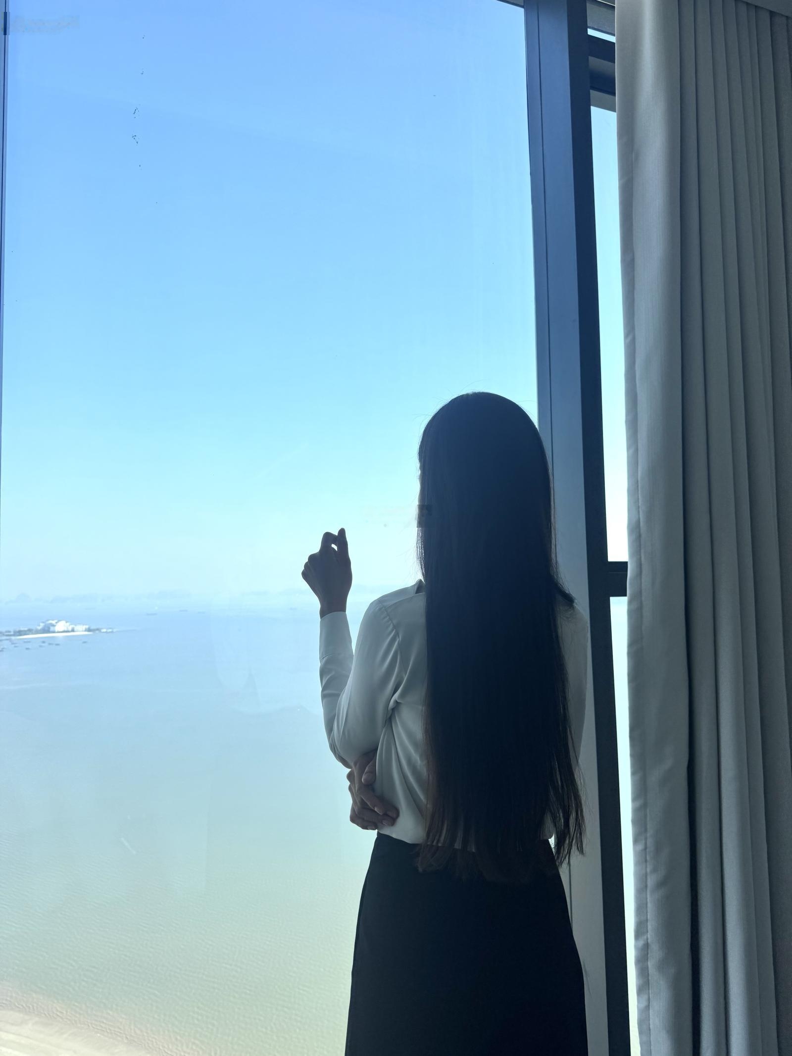 Giá tốt cần bán nhanh studio A11, A12 tầng cao view biển rộng full kính ĐN ngắm pháo hoa, đã sẵn sổ