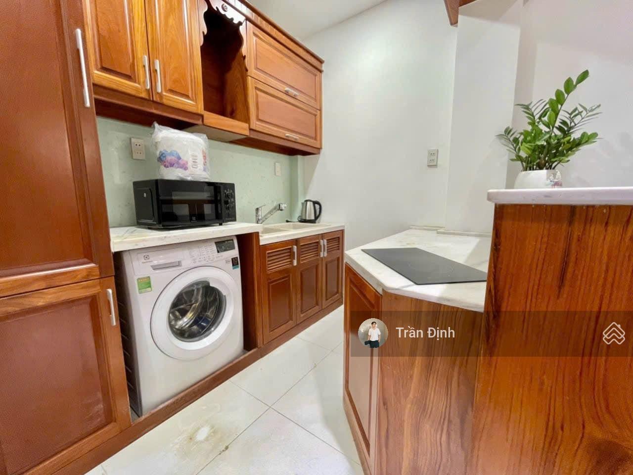 Giá đầu tư! Bán nhà 5 tầng đang khai thác 11 phòng CHDV - Hẻm trước nhà 12m - Ngang bề thế 5m