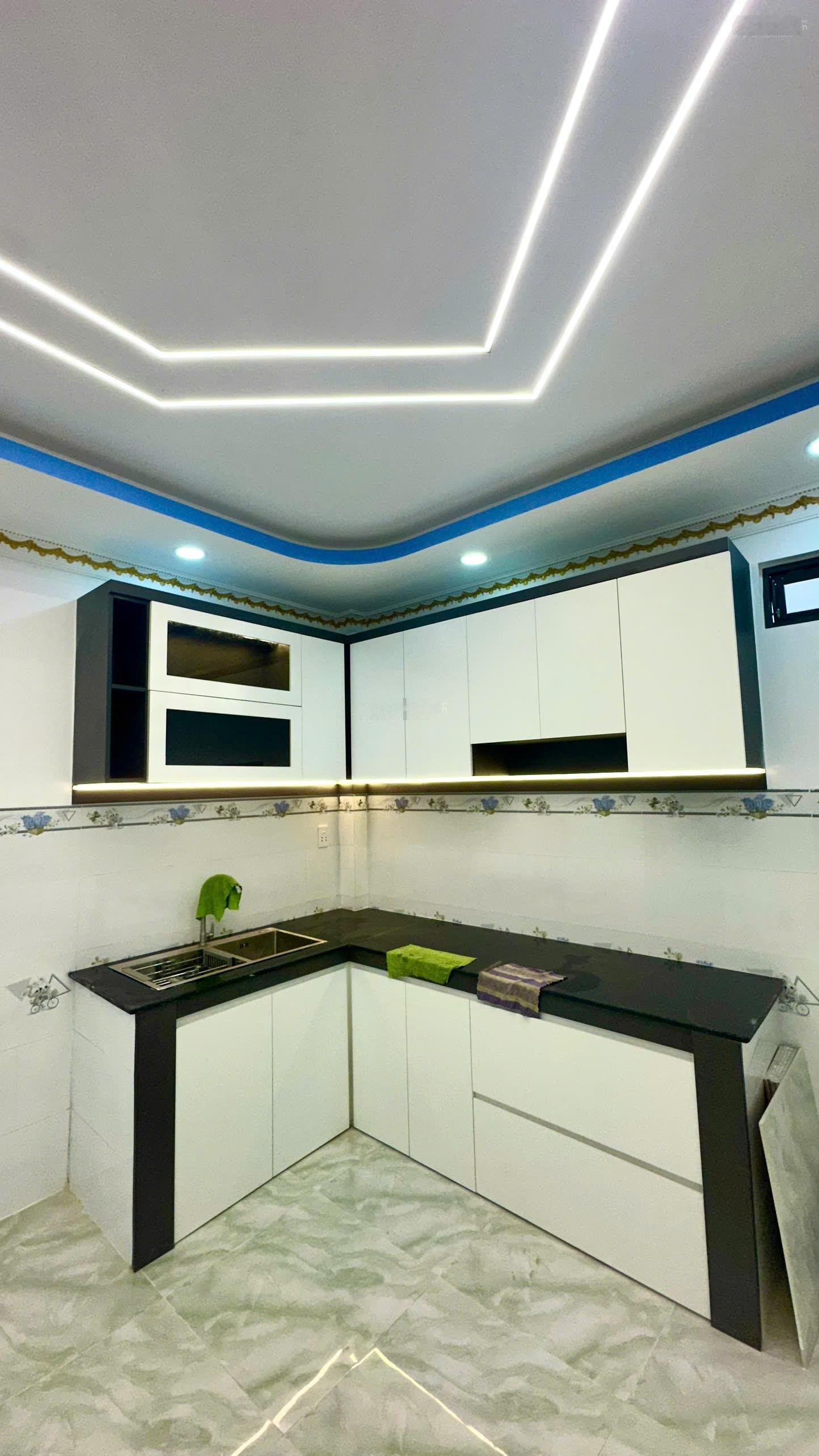 Bán nhà hẻm 730 Hương lộ 2, P. Bình Trị Đông A, 4 x 10m, 1 lầu, giá 3.1 tỷ.