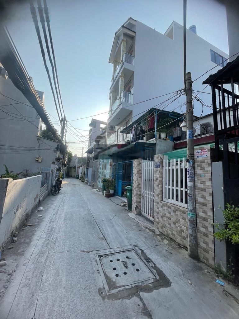 Nhà DT 4,7m x 15m Đường Nguyễn Văn Quỳ Q. 7 giá chỉ 4,95 tỷ