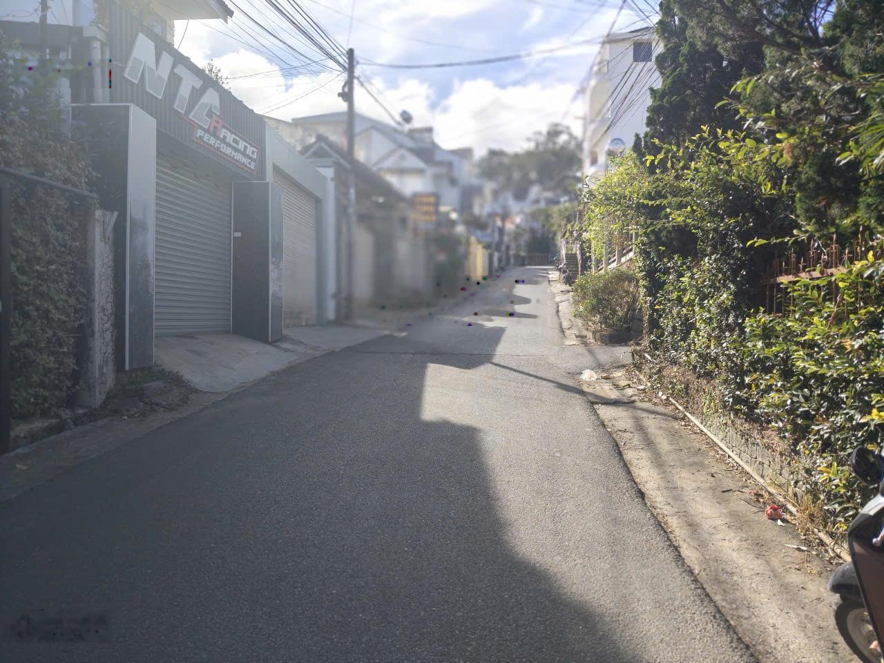 Đất biệt thự đường Phan Chu Trinh, P9, Đà Lạt. DT 200m2 full thổ cư, đường nhựa 6m. Giá 14 tỷ