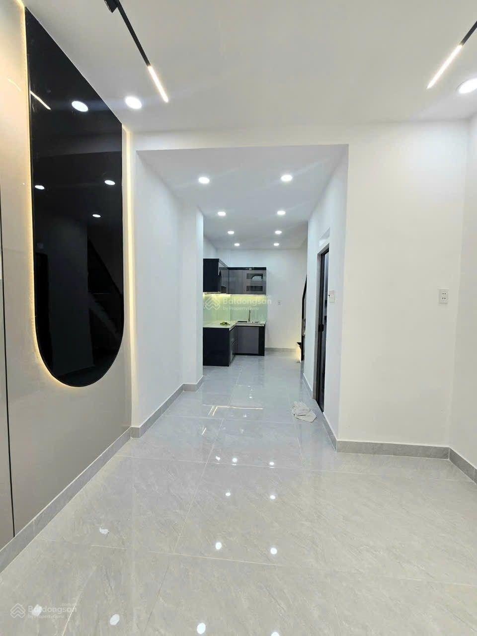 Q4, cách MT Đoàn Văn Bơ 70m, nhà mới ở ngay, 2 tầng, 23,5 m , KQH, SHR chỉ 3 tỷ 680tr( TL)