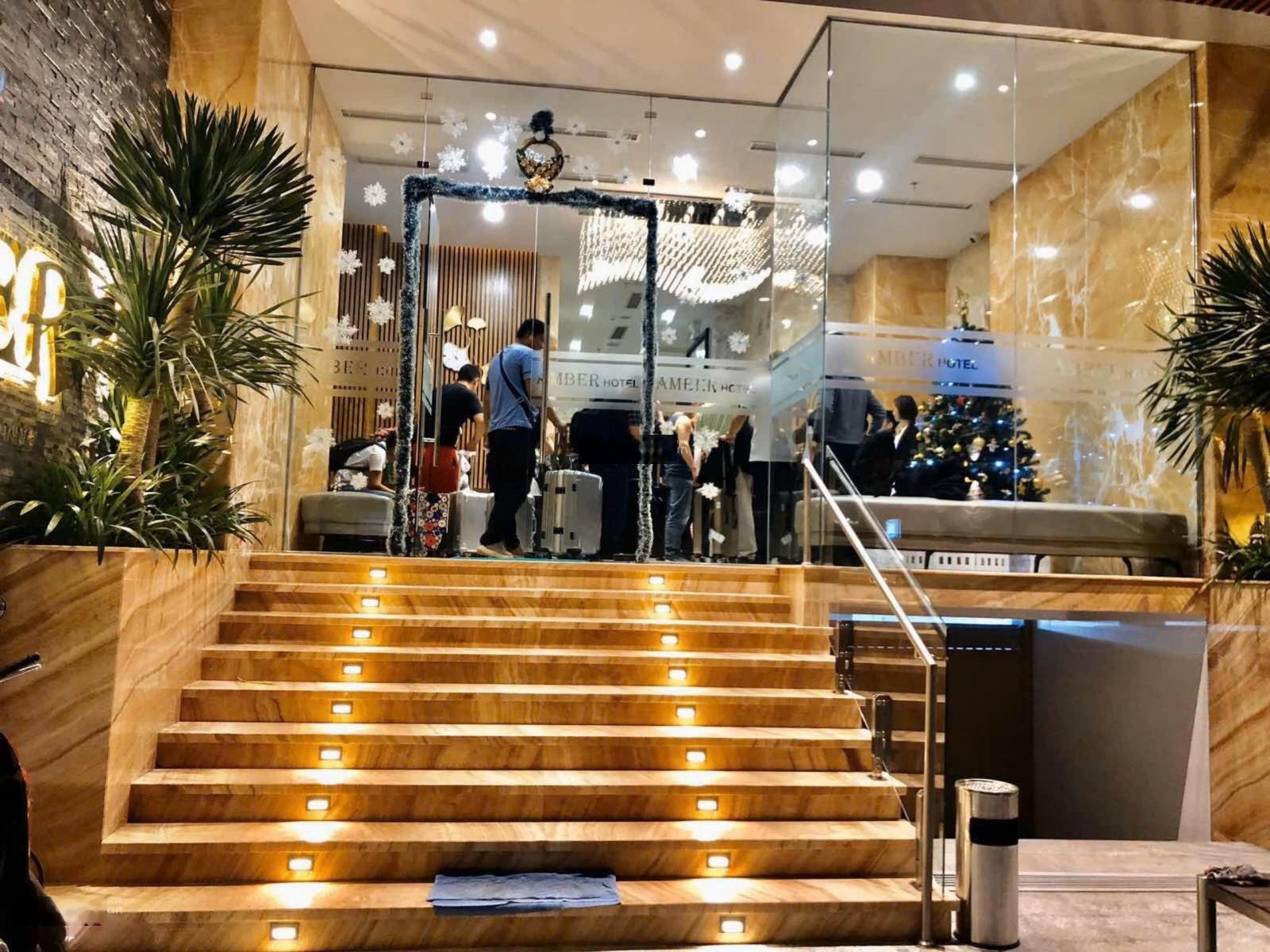 Khách sạn 18 tầng đường biệt thự(khu phố Tây), Nha Trang - cách biển 400m - doanh thu 700tr/tháng