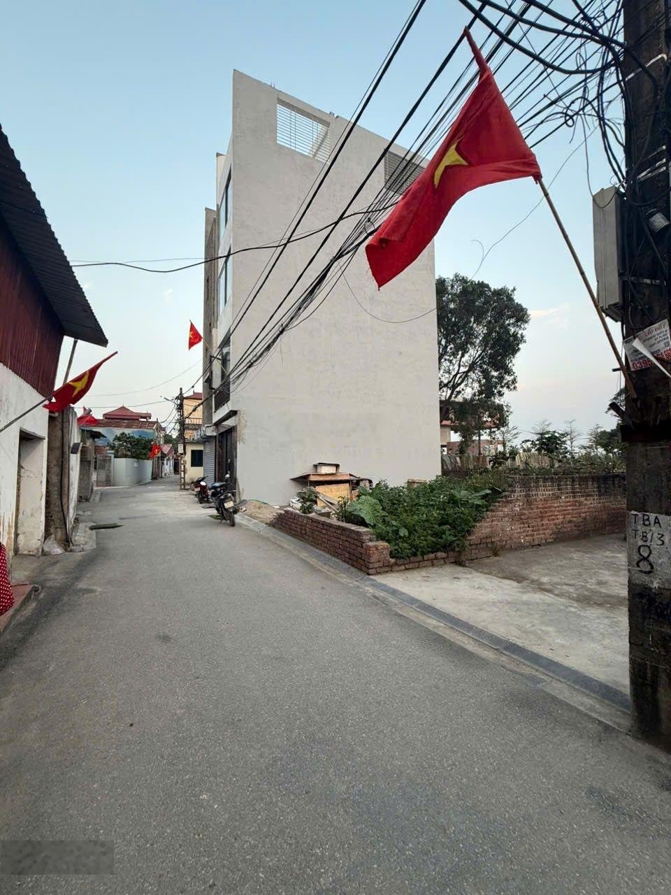 Bán 40m2 thổ cư Mai Lâm, Đông Anh đường oto tránh, mảnh đất đẹp nhất tầm giá, 2km sang Long Biên