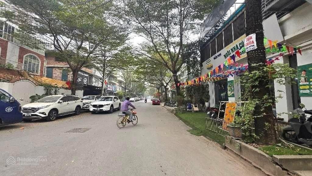 Siêu biệt thự Văn Khê - lô góc - 448m2 x 3 tầng chỉ hơn 100 triệu/m2