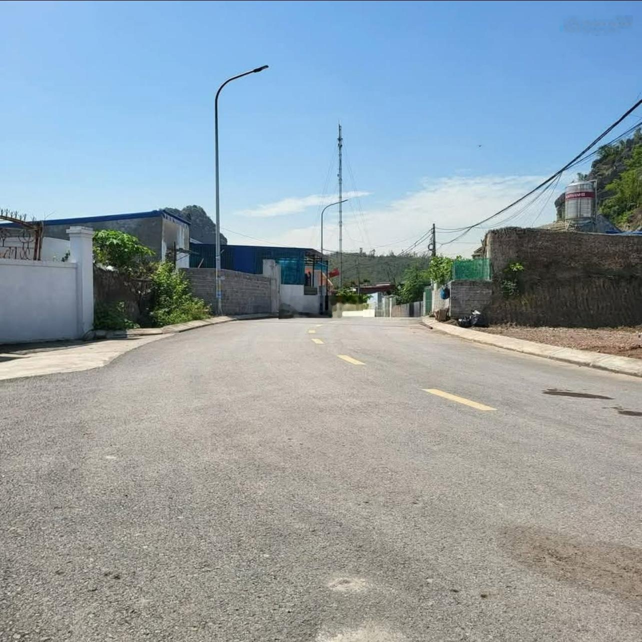 Chính chủ cần tiền bán nhanh lô đất mặt đường nhựa tại Việt Khê ( Thuỷ Nguyên ) chỉ 595 triệu