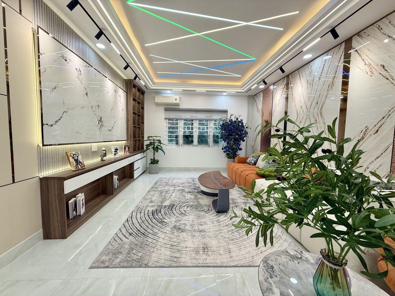 Định cư Mỹ bán nhà đẹp nhất Tôn Thất Thuyết chỉ 2,79 tỷ, mới sang sửa, sổ bao check, có hđ thuê sẳn