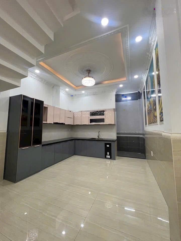 Bán nhà sẳn 4p cho thuê tại Nguyễn Gia Trí, giá cực chất 3,9 tỷ, 60m2, nhà vuông, sổ sạch bao check