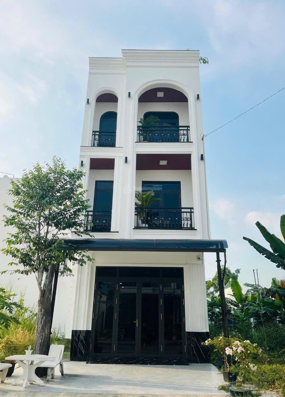 Cho thuê nhà trệt 2 lầu mới đẹp - mặt tiền trục chính kdc hưng phú - sẵn nội thất