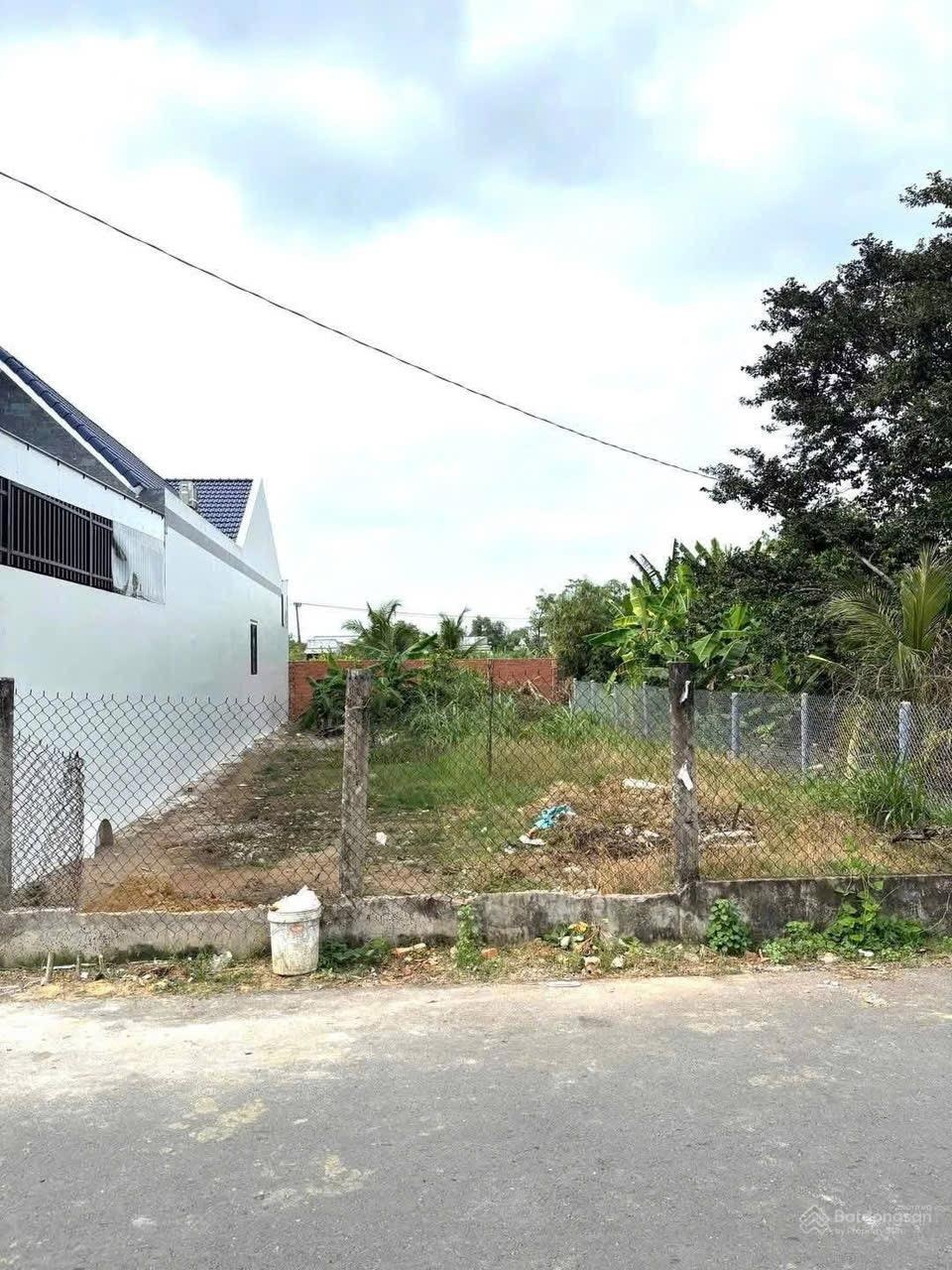 Ngay vòng xoay 5 con rồng 110m2/630tr.Shr đất thổ cư, ngân hàng cho vay 70%. Tân Kim Long An.