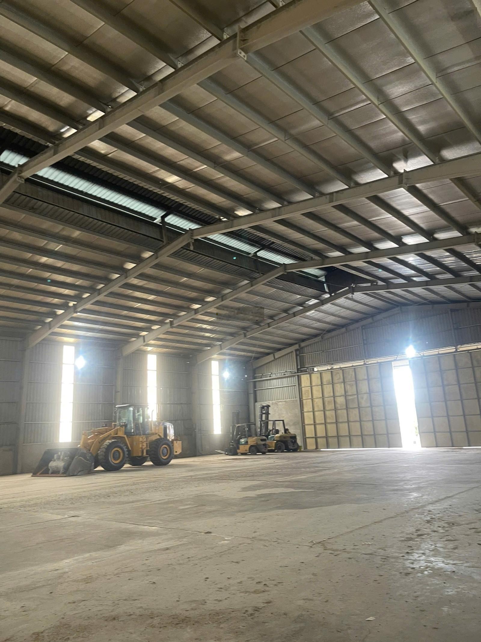 Cty cần cho thuê gấp 1800m2 ( có chia nhỏ) tại phú thị, gia lâm, hn làm sx ,kho lưu, logistics,...