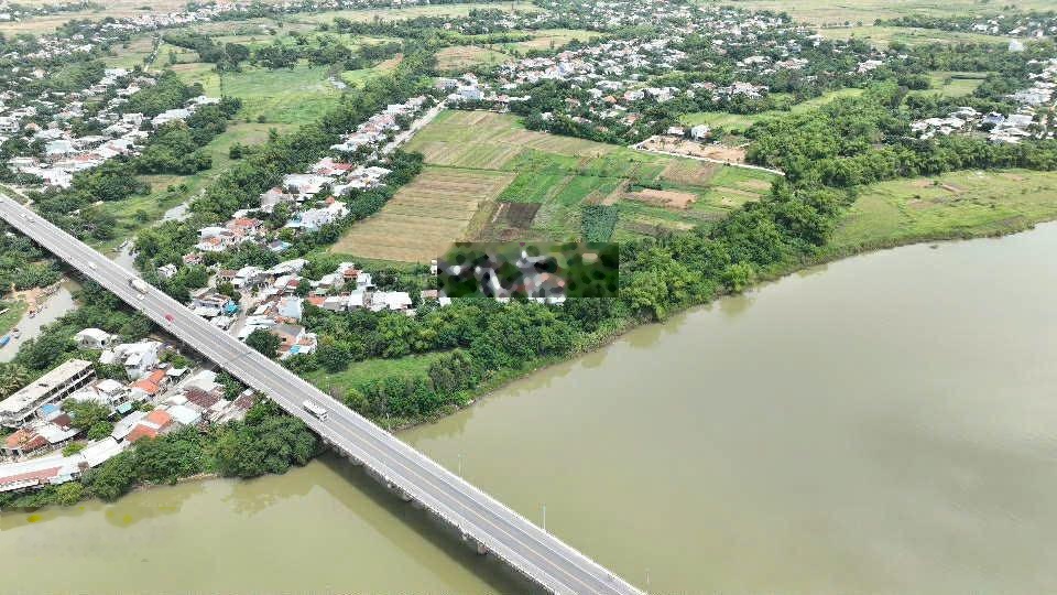 Bán lô đất bê tông oto thông ngay cầu cao lâu - 300m2 chỉ hơn 1 ty