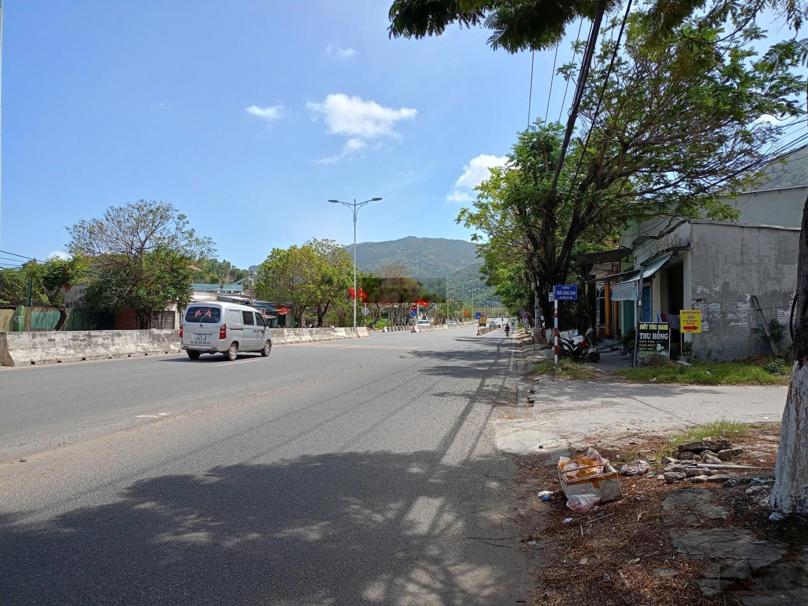Bán đất 570m2, 8,7 tỷ mặt tiền đường Nguyễn Tất Thành, Xã Phước Đồng, Nha Trang