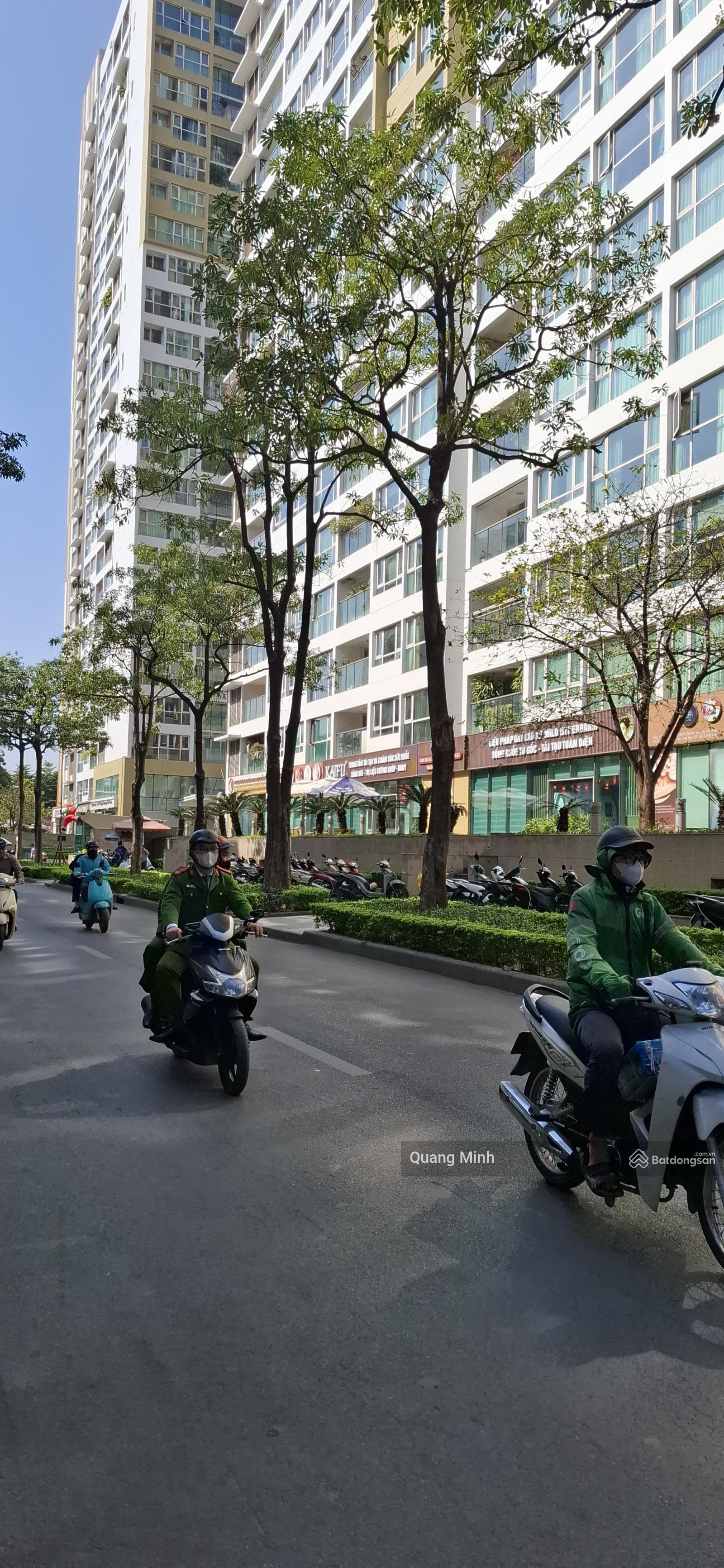 Cho thuê nhà liền kề số N7A nguyễn thị thập. DT: 90m2 x 5T. MT:7m. Đường 2 ô tô tránh