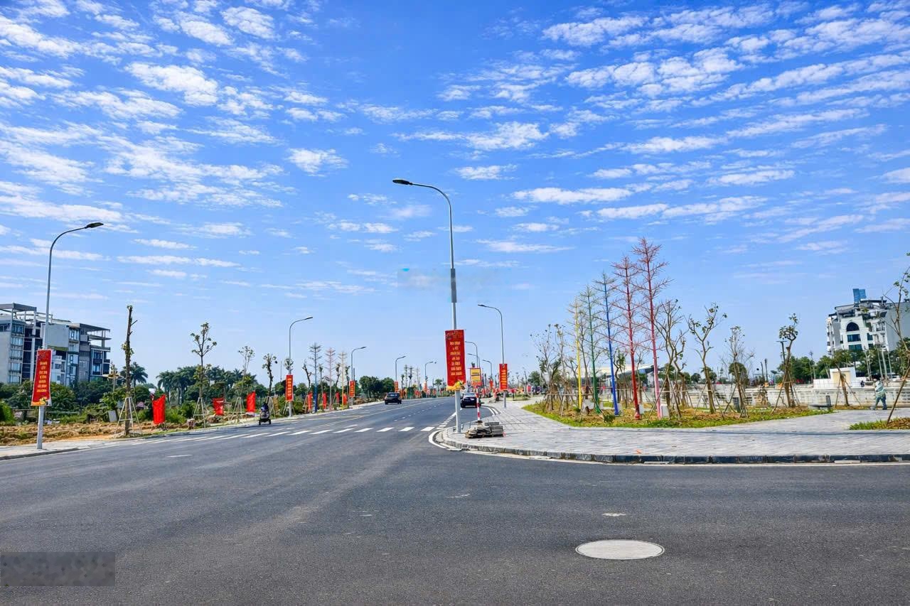 Đấu giá vườn đào - kđt bắc sông thiếp - đông anh - view hồ điều hoà - mặt tiền 7m