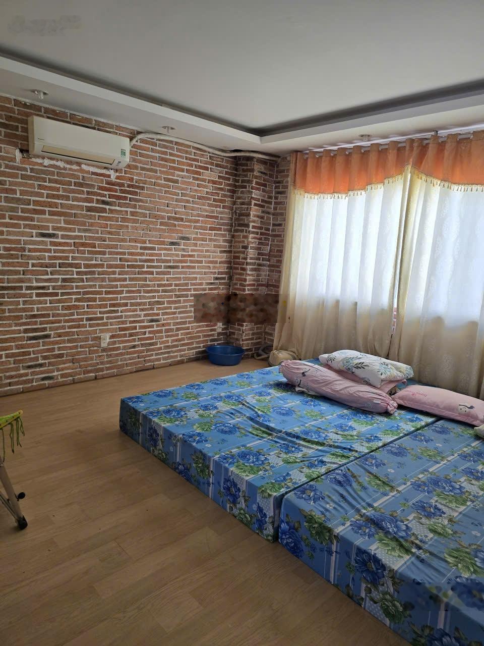 cho thuê nhà nguyên căn hẻm xe hơi 1053 phước kiển, dt 5x26 giá 18tr/tháng LH 0703383989