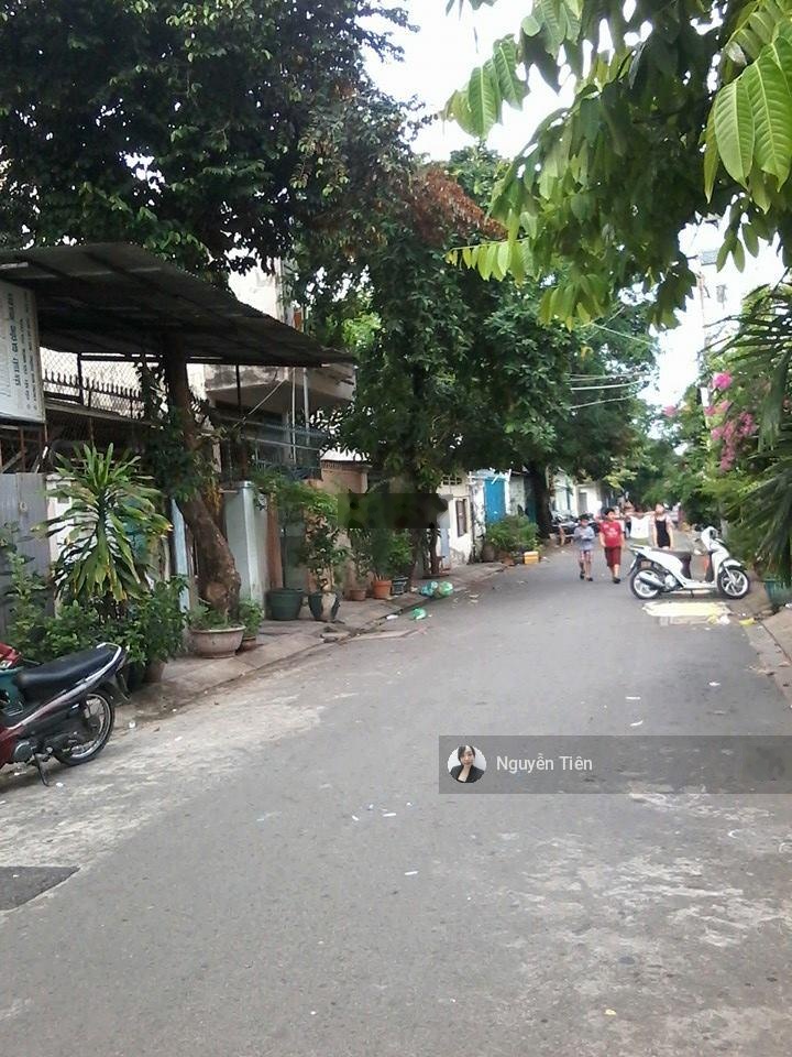 Bán 3 lô đất thổ cư liền kề đường 32 khu VIP Ao Sen gần Aeon Mall Bình Tân, DT: 5x20m/ nền