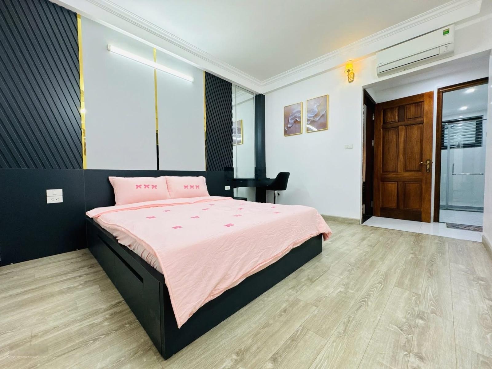 Hot! phố Tôn Đức Thắng,cách ô tô 20 m, ngõ thông,trướcnhà thoáng ,có chỗ để xe riêng,nhà mới 39m5T