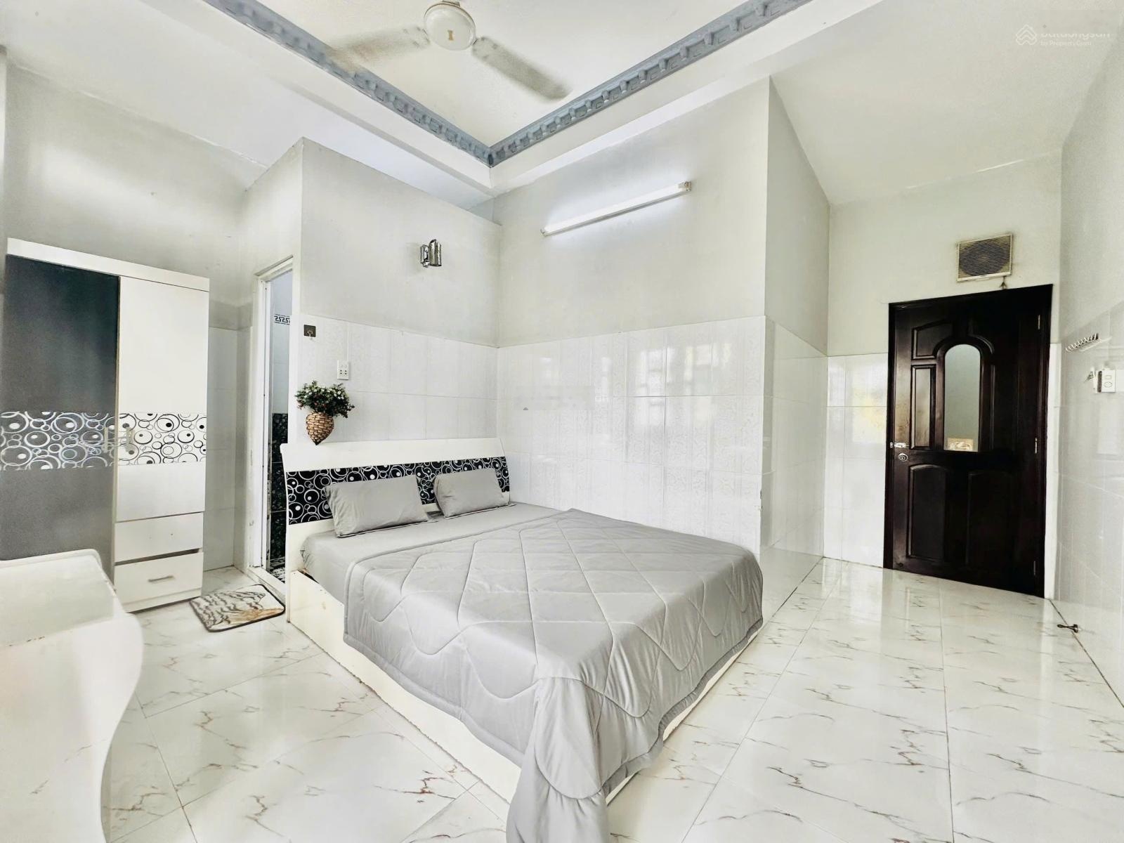 Phòng Trọ Ban Công Lầu 1- Giá siêu rẻ