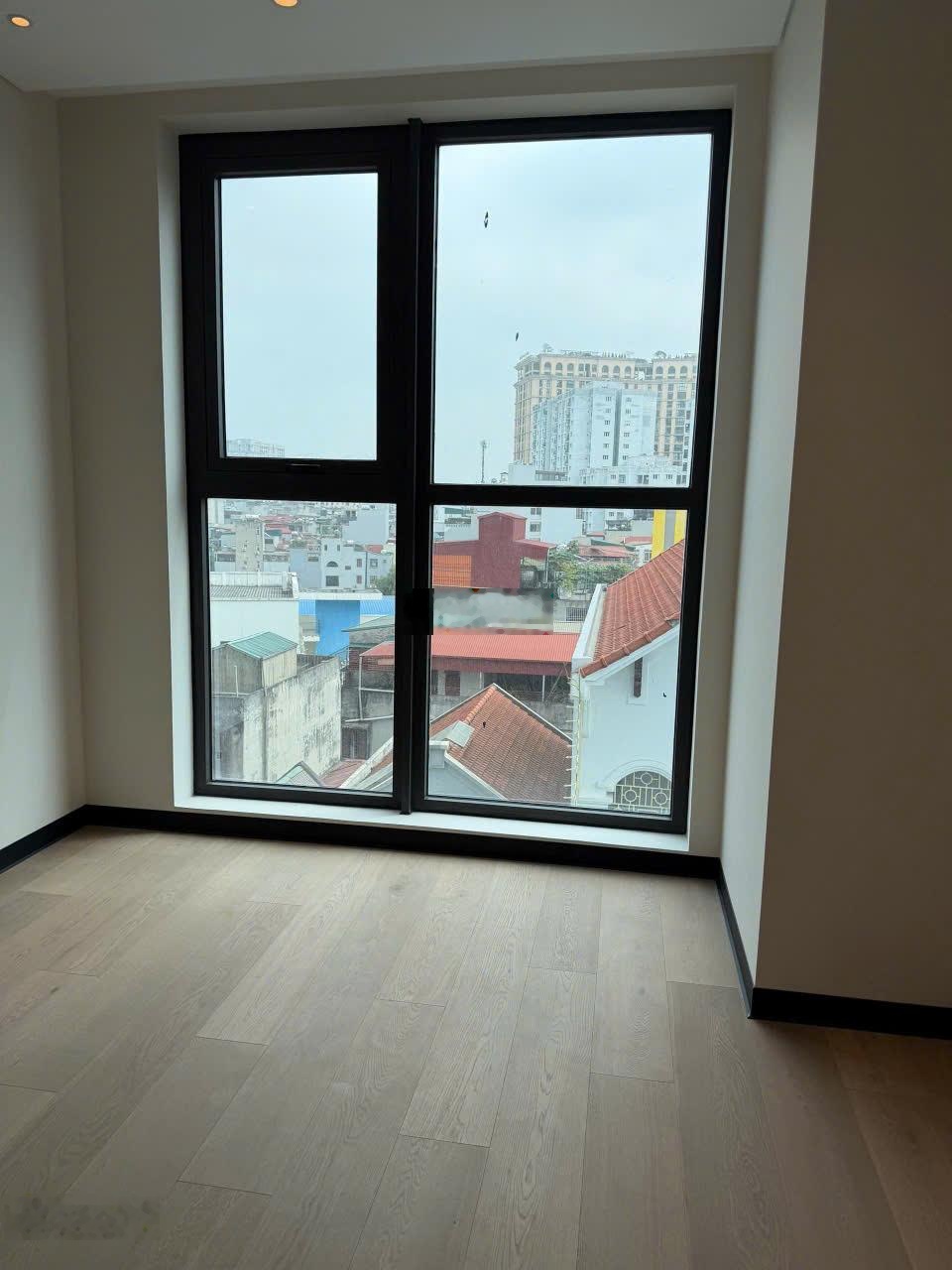 Gia đình cần bán căn hộ The Nelson 29 Láng Hạ, 106m², 3 ngủ, tầng cao