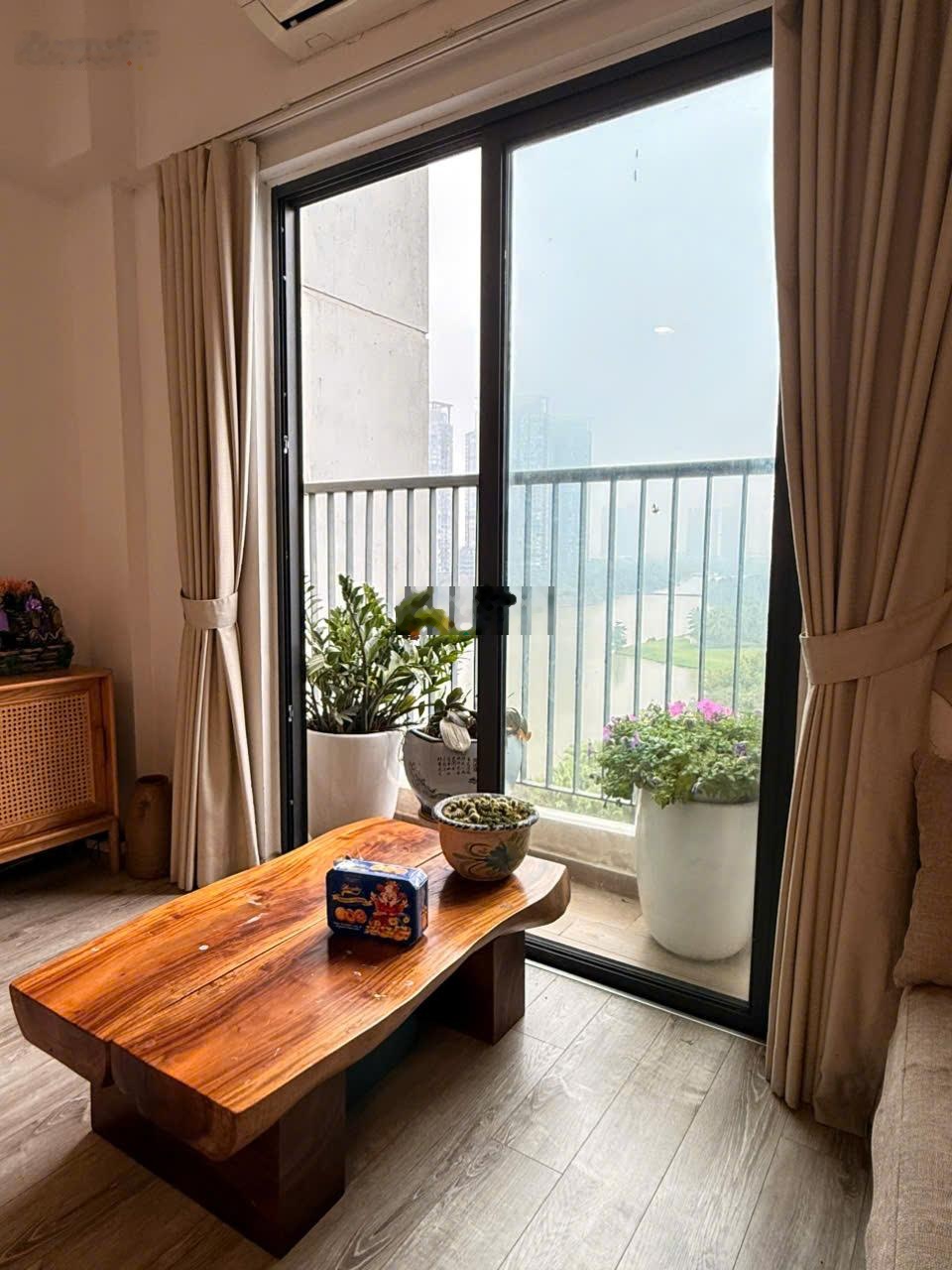 Hàng hiếm! cần bán 2 ngủ toà lake với 2 ban công rộng duy nhất 1 căn