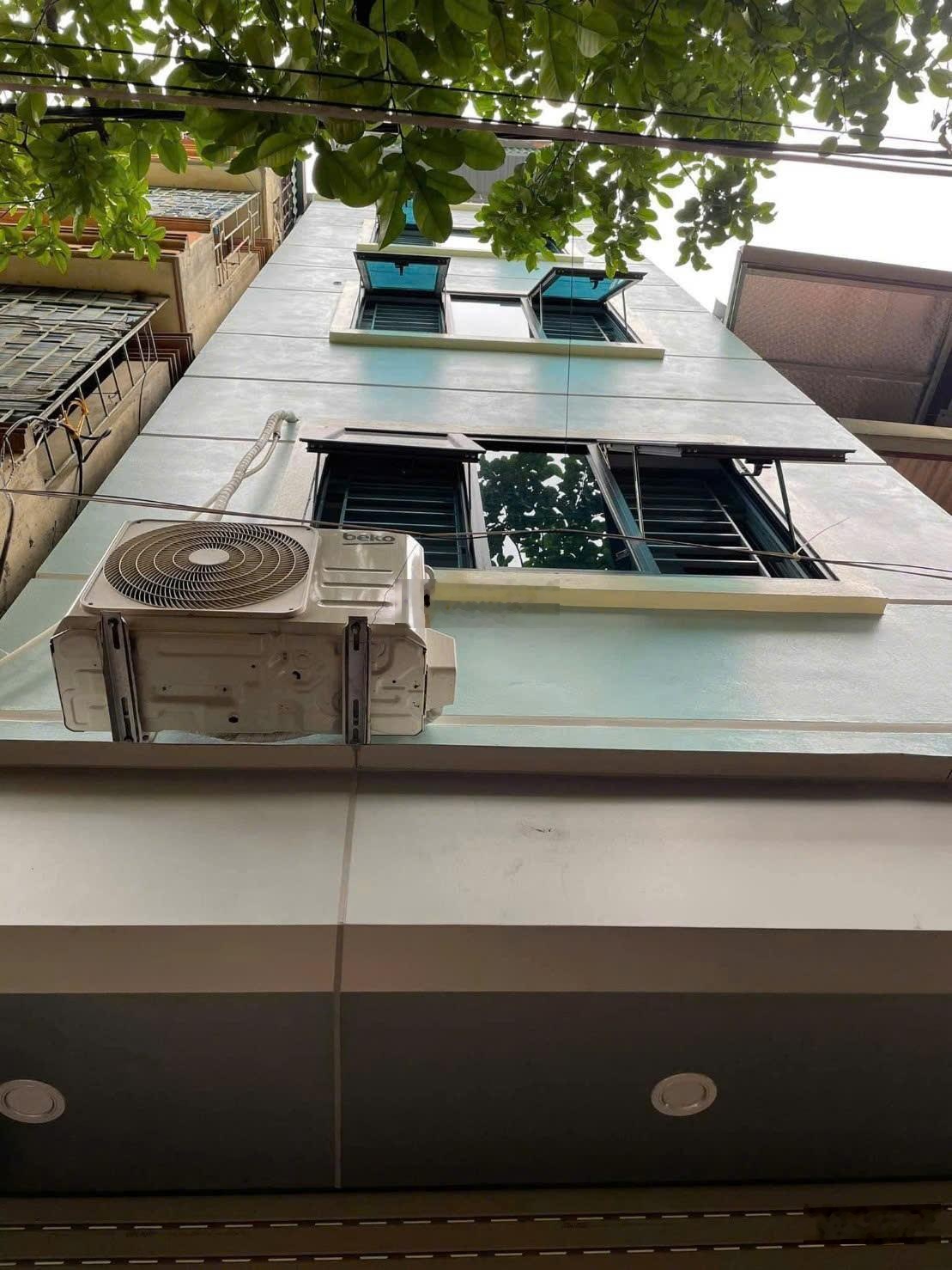 Cần bán nhà Văn Quán Hà Đông. DT 28m2, 5 tầng 3 ngủ, mỗi tầng 1vs, Giá chỉ 7.1 tỷ Lh. 0983669374