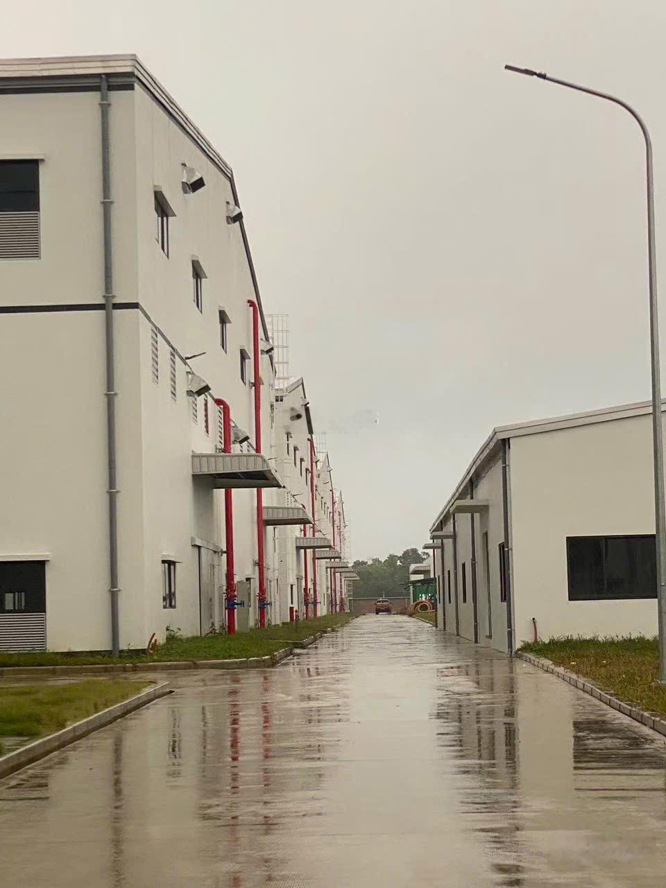 Cho thuê Kho, nhà xưởng tại Khu Công Nghiệp Phú Hà, giá tốt, 8.584 m2