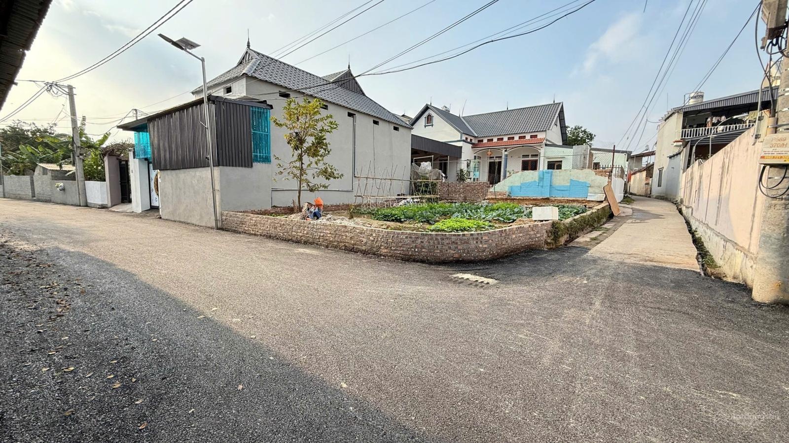 BÁN ĐẤT 90m² LÔ GÓC Đồng Trầm, Tiên Dược Đường Trải nhựa Oto Tránh Giá Hơn 30tr/1m2