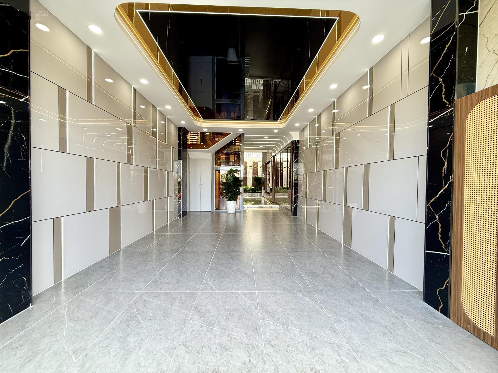 Nhà Có thang máy, DT:4.3x18M, Lửng, 4 Lầu, 5PN, Gara xe, P.thờ, P.Xông hơi, Sân thượng, giá 8.8 tỷ