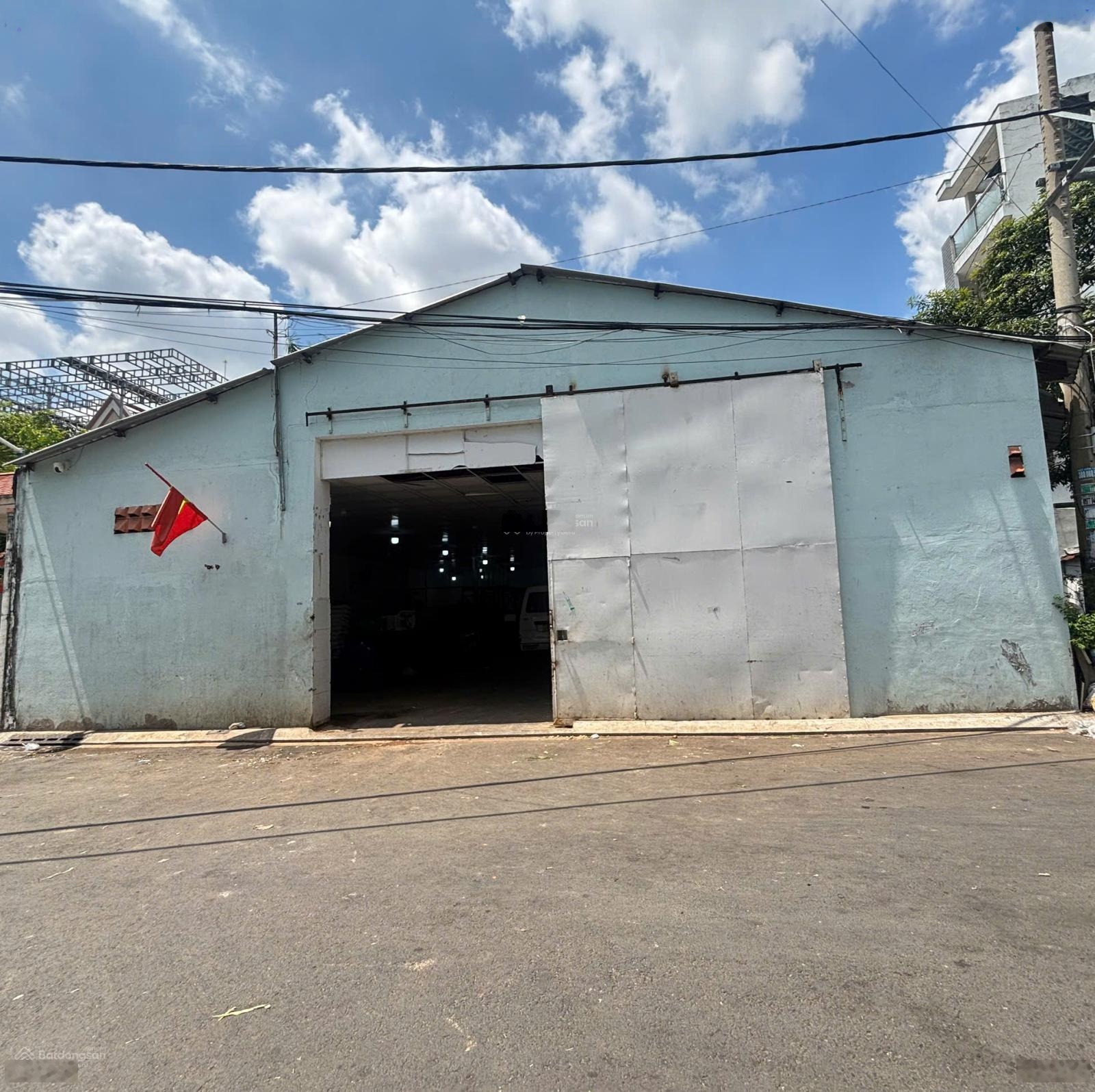 CHO THUÊ KHO TÂN PHÚ, ĐỘC LẬP-330m2-ngang 15m / giá thương lượng