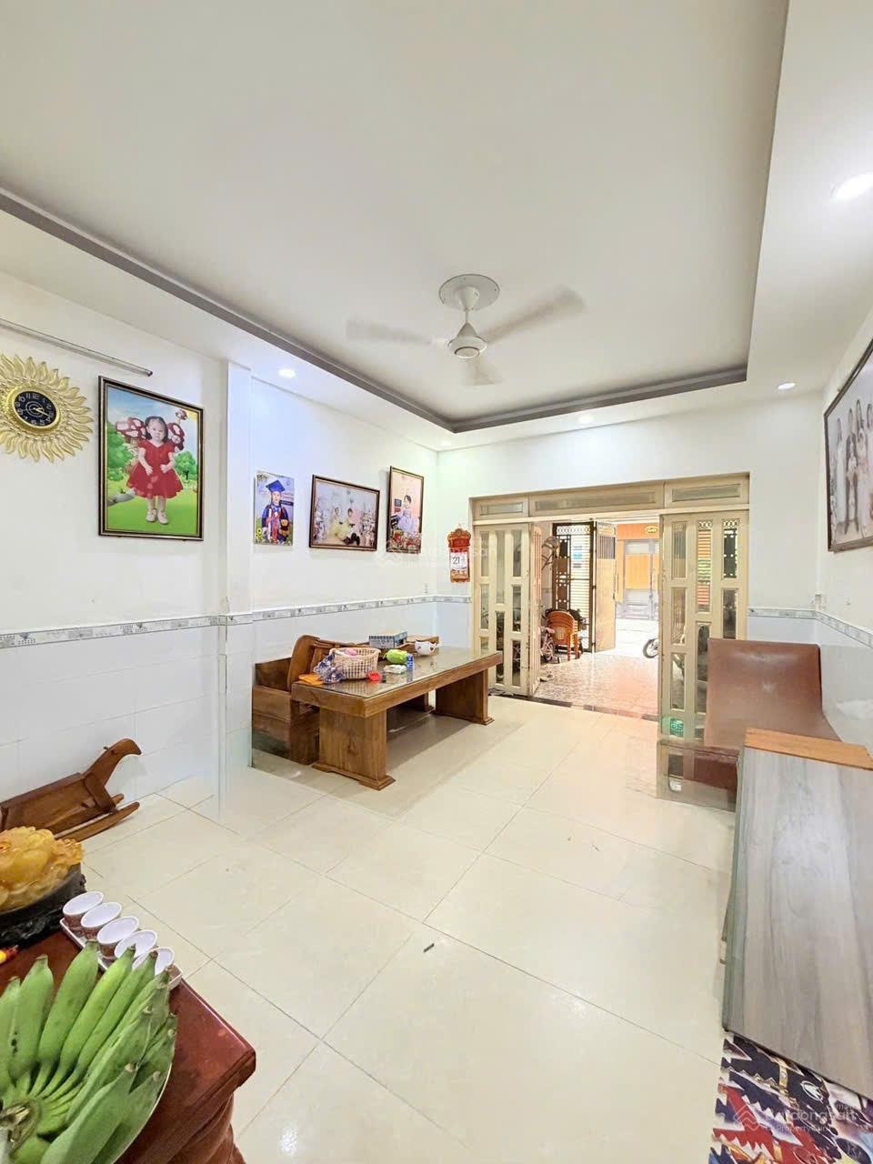 Bán nhà HXH ngay chợ Tân Hương, 84m2, 3PN, hẻm xe hơi 6m, chỉ 94 triệu/m2