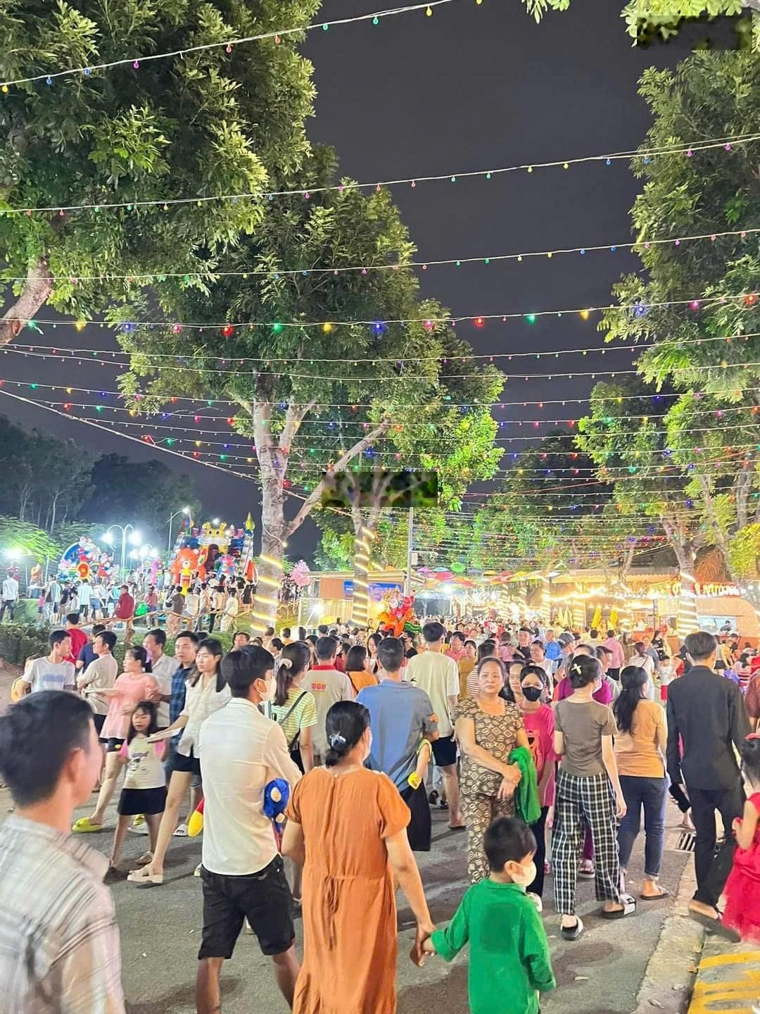 Bán nhà cấp 4 MT Huỳnh Thị Tươi gần bờ hồ. Mặt tiền 7m. Ngay chợ đêm Tân Bình nhộn nhịp, thoáng mát