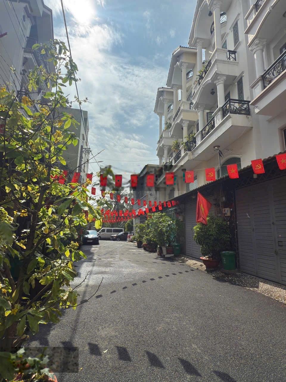 8,8 tỷ Bán Nhà đừong 35 hiệp bình phường Chánh Hiệp Bình Chánh, Thủ Đức phạm văn đồng Dt 60m2