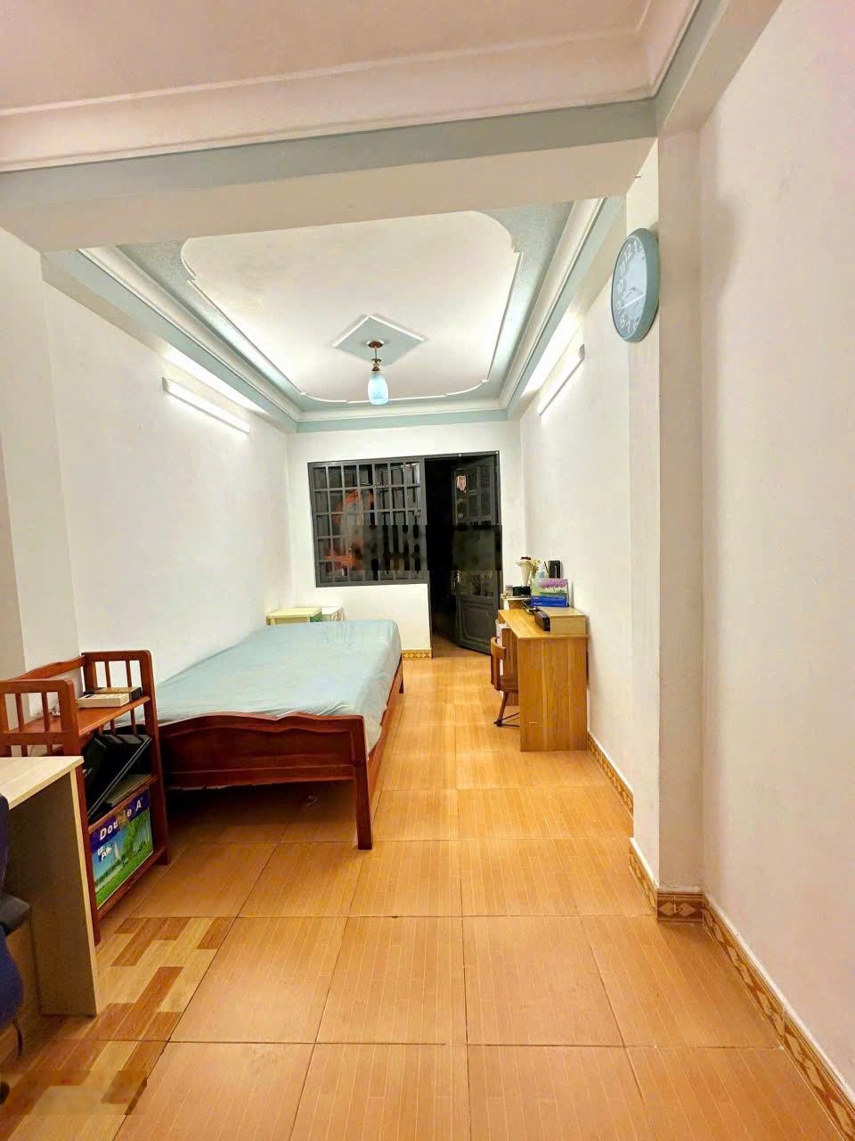 Cho thuê nhà riêng 127/ Lê Thúc Hoạch, 9,999 triệu, DTSD 90m2, 2PN, 3WC, 3 tầng, Tân Phú, HCM