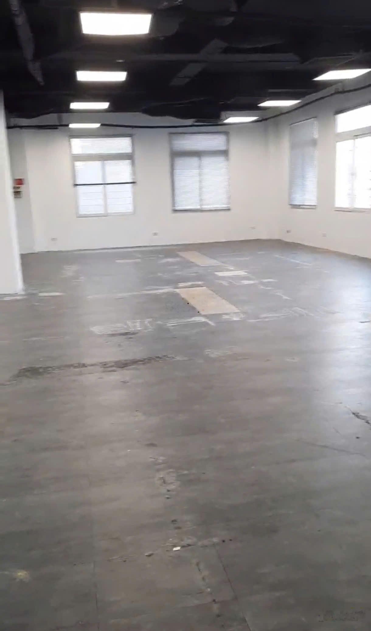 Cho thuê văn phòng tại Hoàng Cầu sàn 220m2, giá 45tr đã có phí dịch vụ, vuông vắn