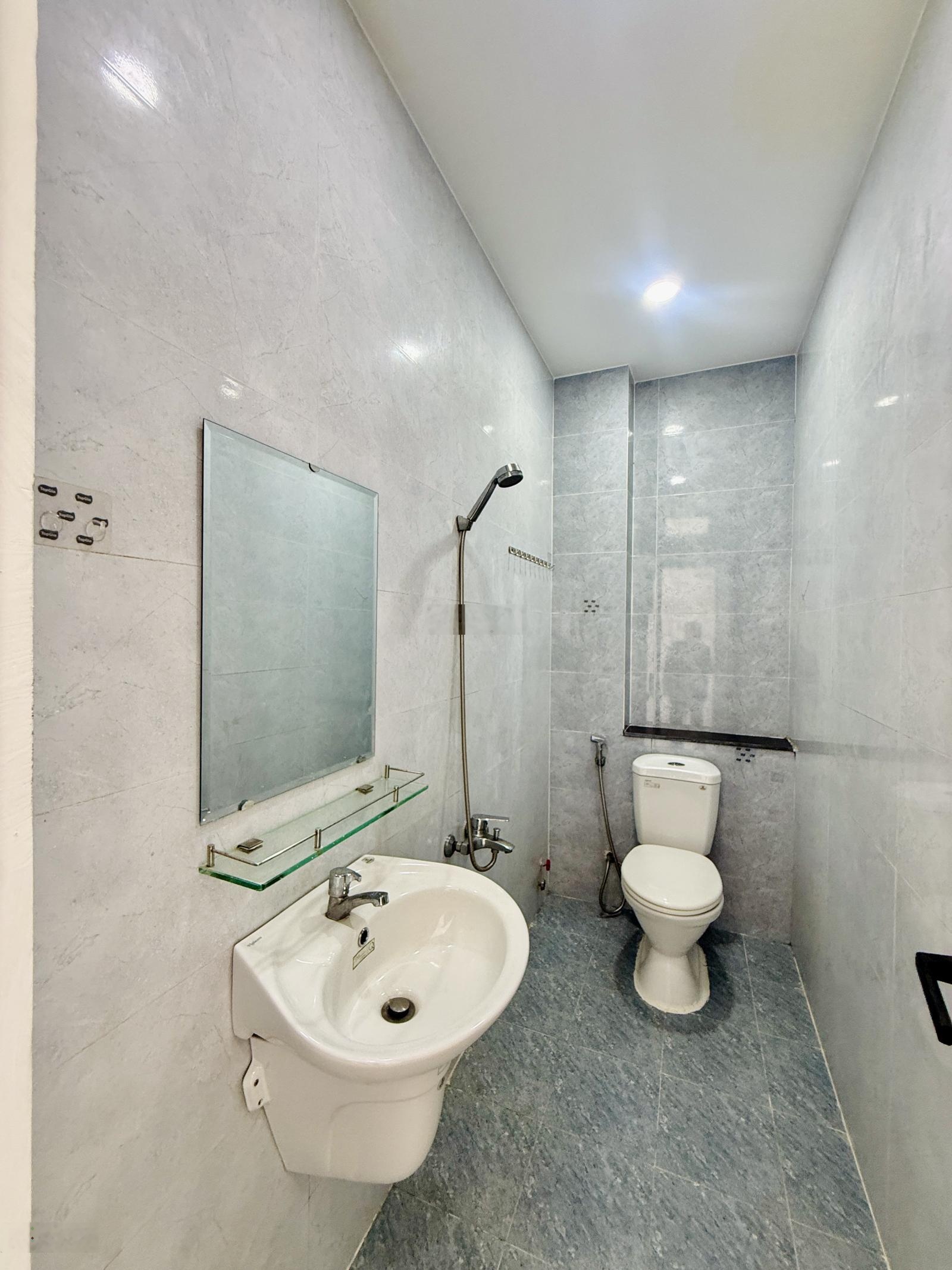 Nhà 60m2 - 2 lầu gần chợ mà chỉ 4.98 tỷ