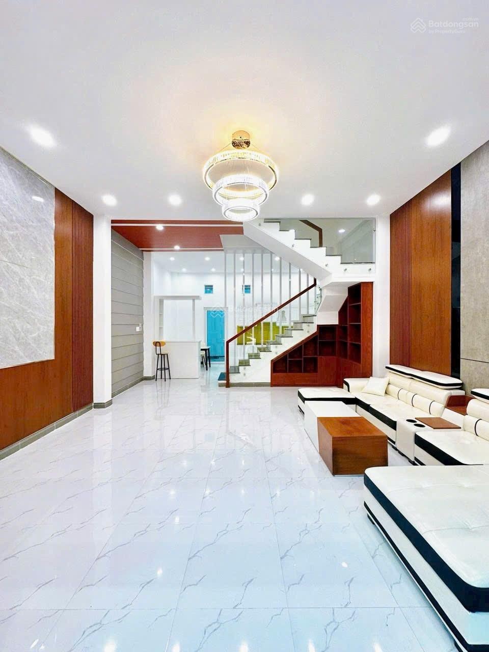 Cho thuê nhà trệt 2 lầu kdc nam long có 4 phòng ngủ có nội thất lộ giới oto đậu trước nhà giá: 13