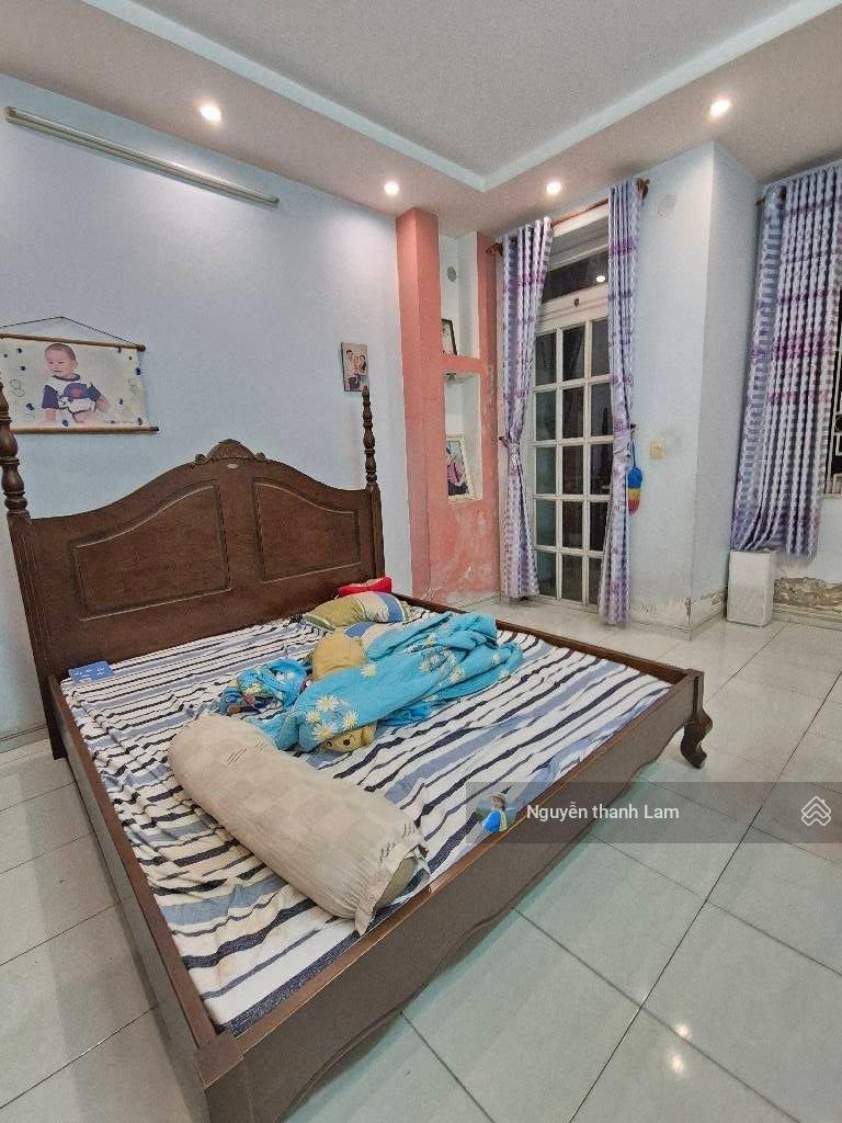 Với nhỉnh 6T nhà mặt tiền kinh doanh buôn bán cách bệnh viện quan 12 chi 100m