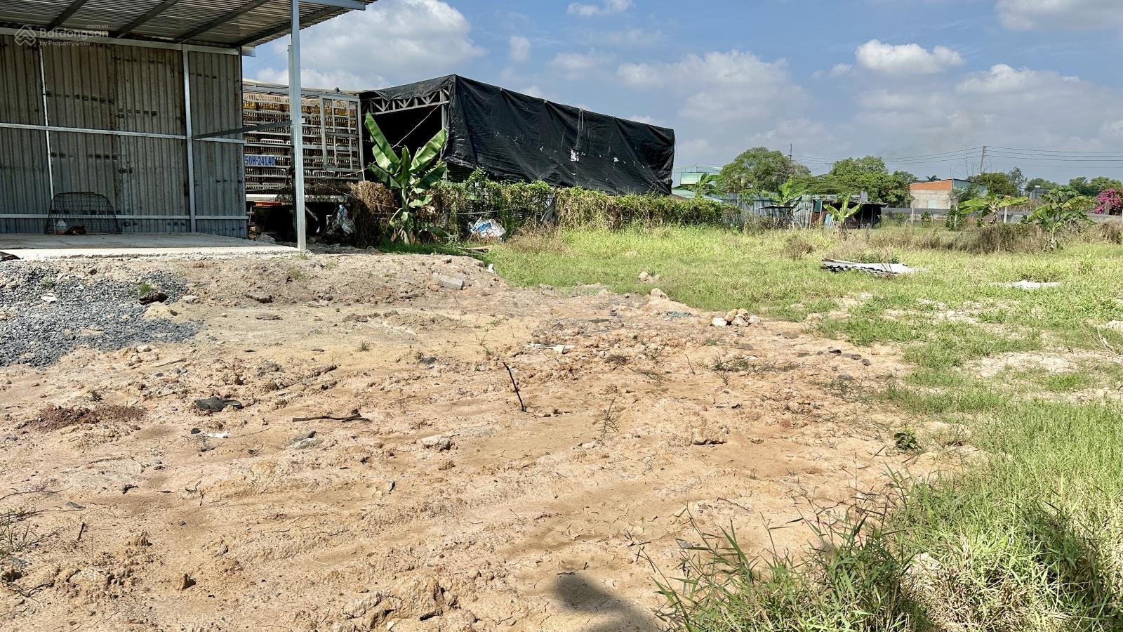 Cho thuê kho, bãi, DT 1000m2 xã Bà Điểm