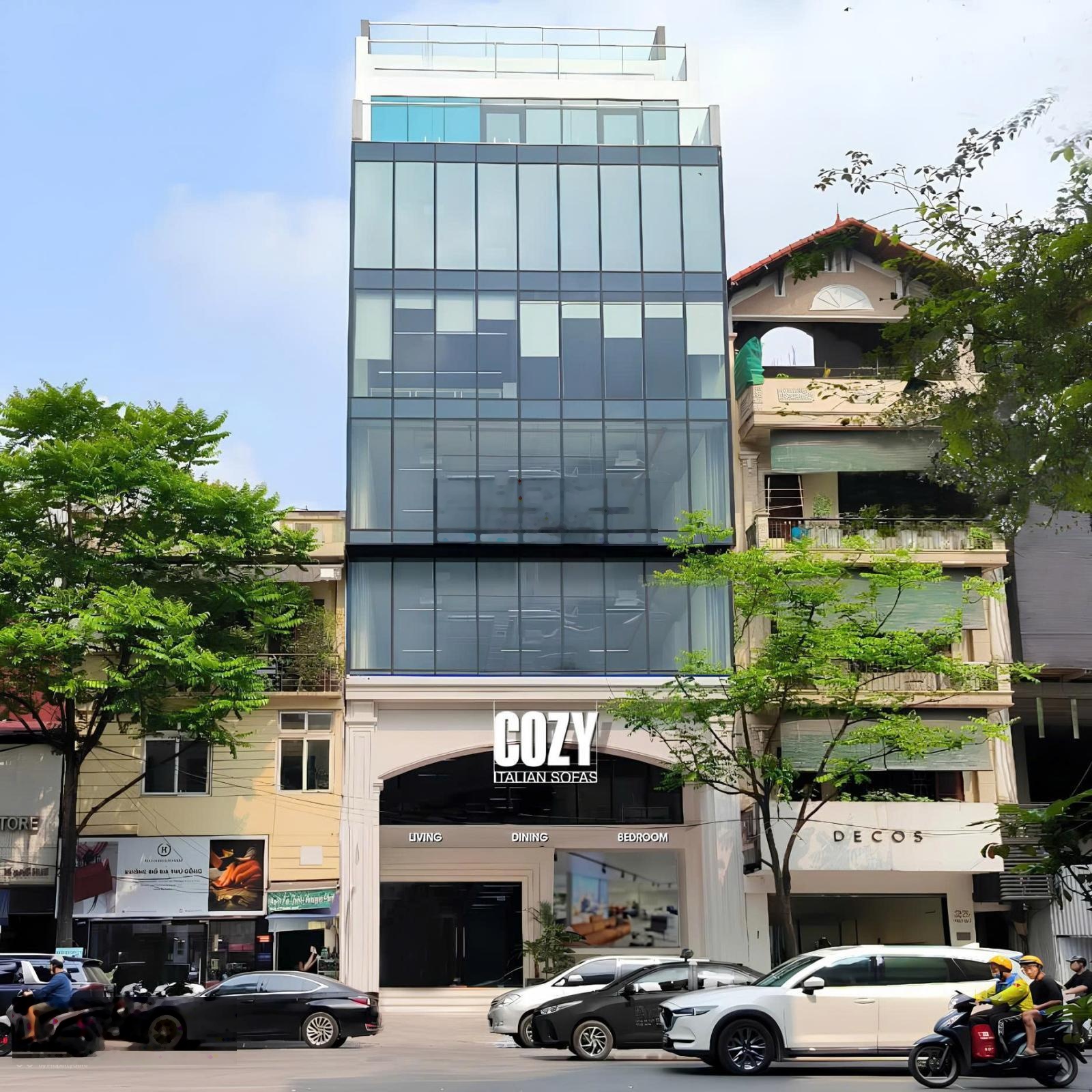 Chính chủ cho thuê nhà mặt phố chùa láng, mặt tiền 8m, vỉa hè rộng đỗ oto xe máy thoải mái