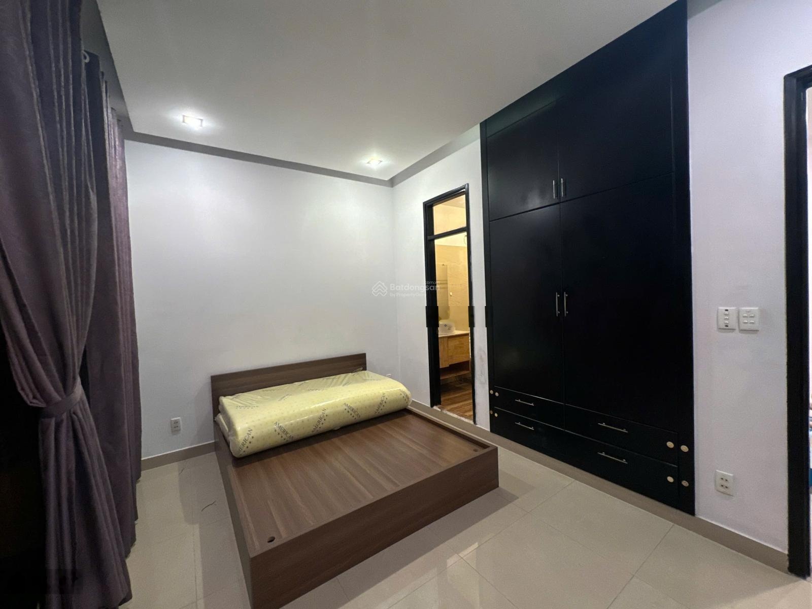 Cho thuê căn hộ chung cư 2pn 81 m2 15 tr thương lượng ít