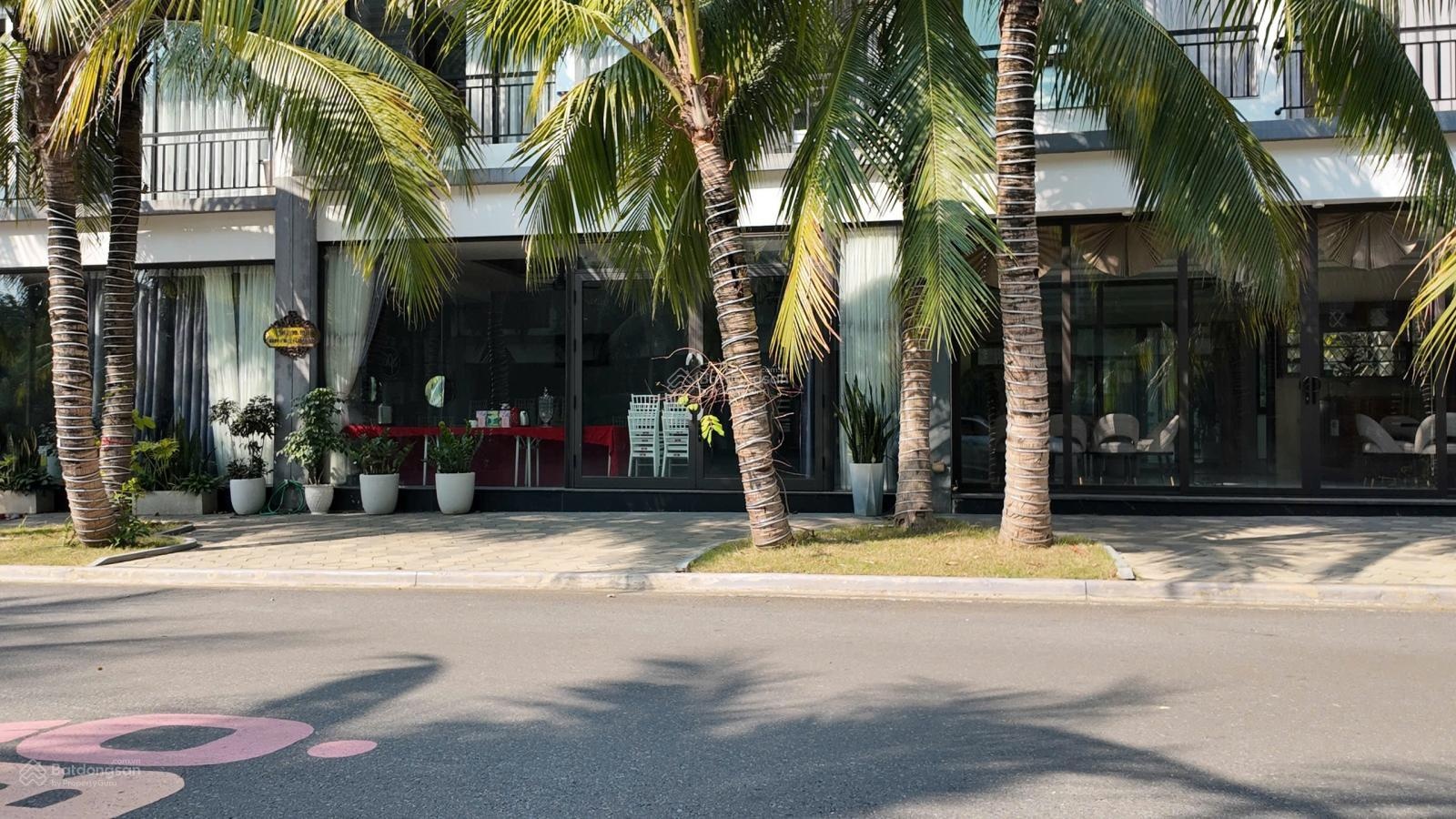 Chính Chủ Bán Căn Thô 147m Dãy Phố Đêm Tại Flamingo Đại Lải Giá 9 Tỷ | Vị Trí Kinh Doanh Đắc Địa,