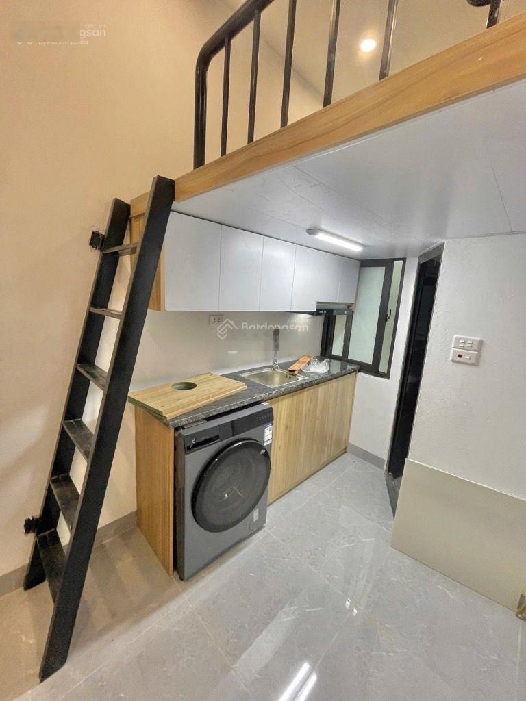 Sát hồ lộng gió! Toà CCMN 90m, mới tinh, phố Trần Hữu Tước, thu 1.5 tỷ/năm mà giá chỉ có 22.4 tỷ.