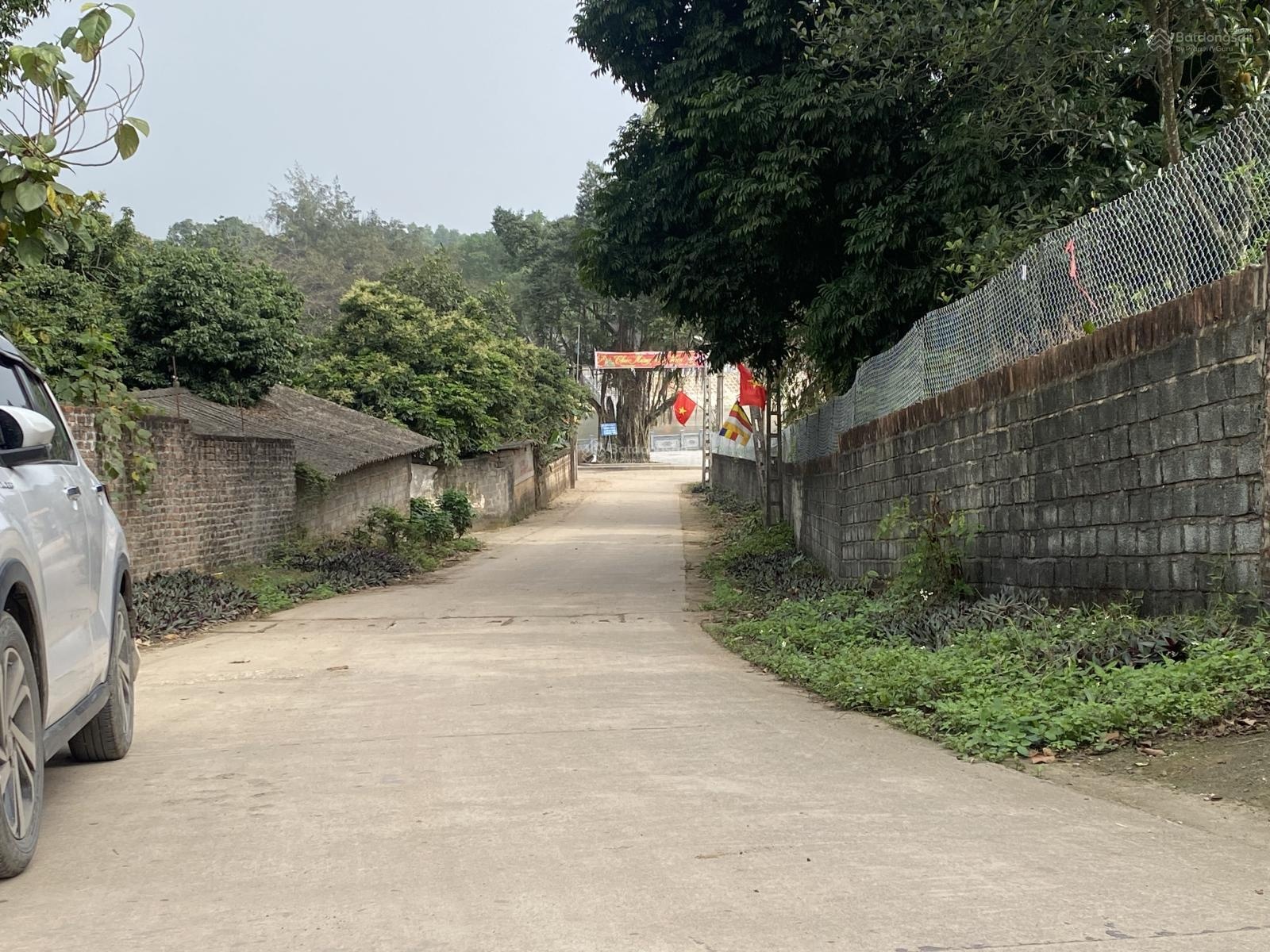 Bán nhà sẵn khuân viên nghỉ dưỡng tại Xã Cẩm Lĩnh, Ba Vì, Hà Nội, giá siêu hời 2,85 tỷ, 316 m2