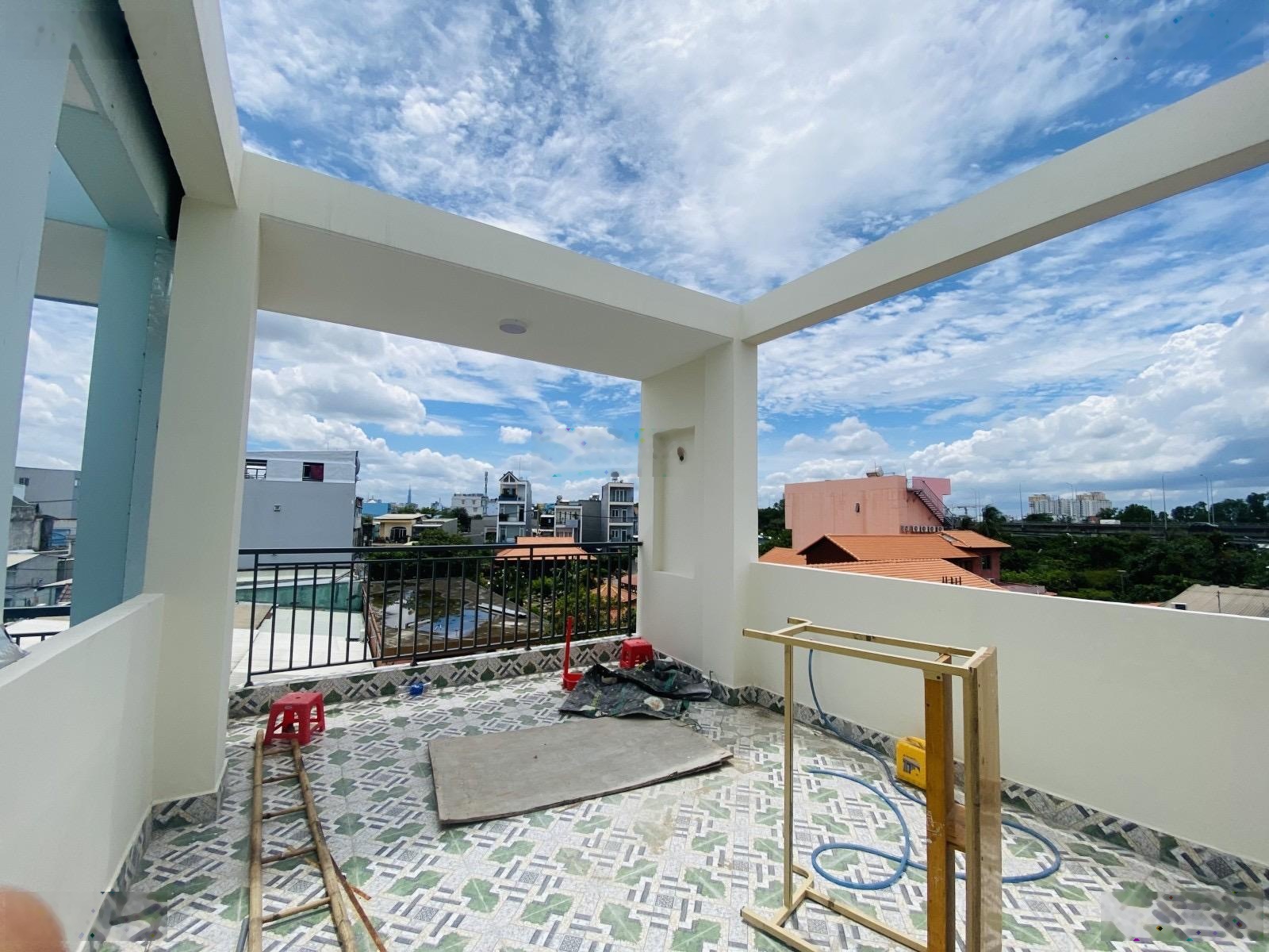 - Nhà 3 tầng , 55m ( 4x13.7) , đường 46 , Phú Hữu , Tp Thủ Đức.(5ty390)
