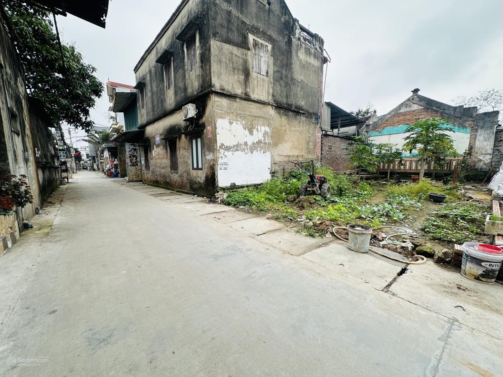 Hàng hiếm 80m2, MT rộng, Ô tô tránh, Văn Môn, Yên Phong, nhỉnh 3 tỷ.