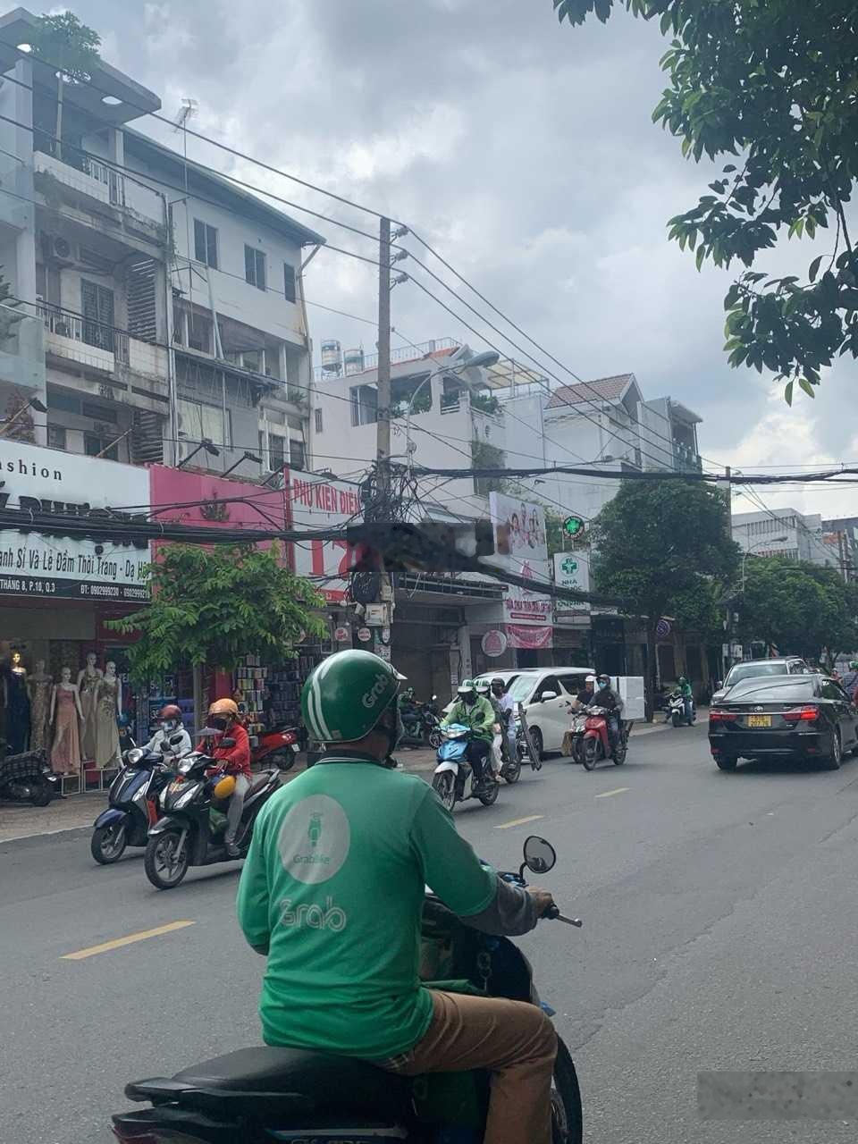 Siêu phẩm MT Cách Mạng Tháng 8 (đoạn đẹp) - 7x30m - XD: H + 7T - HDT: 200tr/tháng - giá 40 tỷ