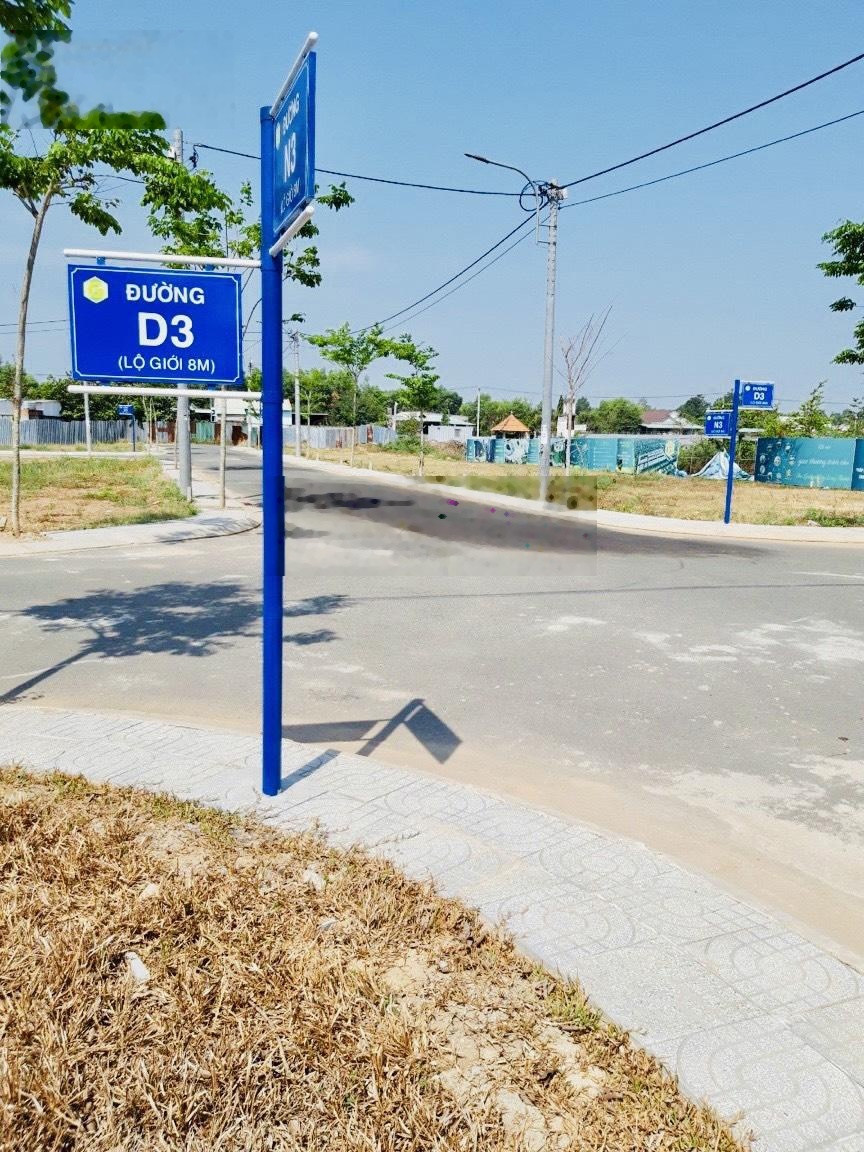 Bán gấp lô Long Phước ngay cổng chính Sân bay Long Thành DT 107,4m2 chỉ 1,3 tỷ sổ sẵn, thương lượng